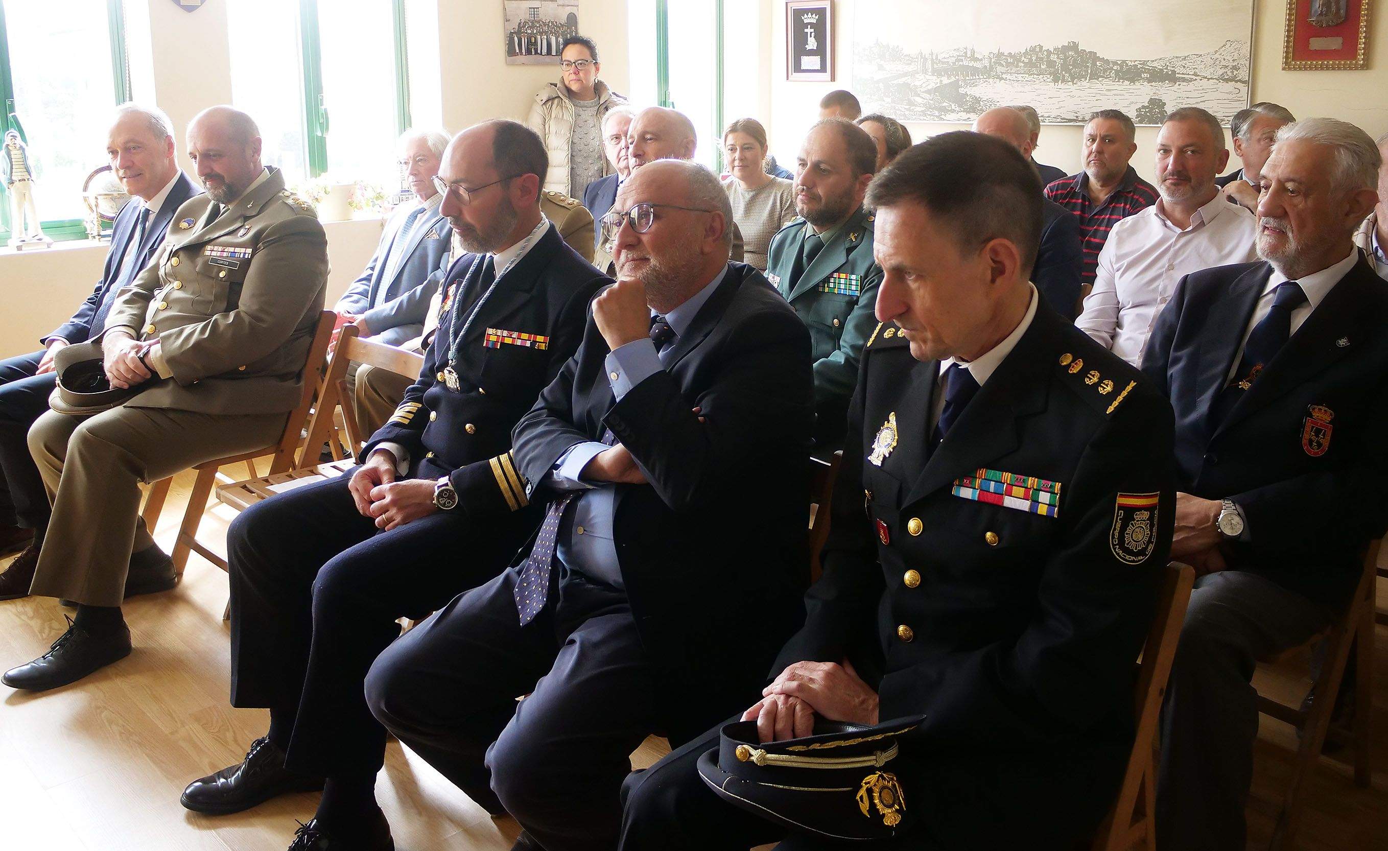Homenaje del Gremio de Mareantes a Andrés González Alvarado, general jefe de la Brilat Homenaje del Gremio de Mareantes a Andrés González Alvarado, general jefe de la Brilat