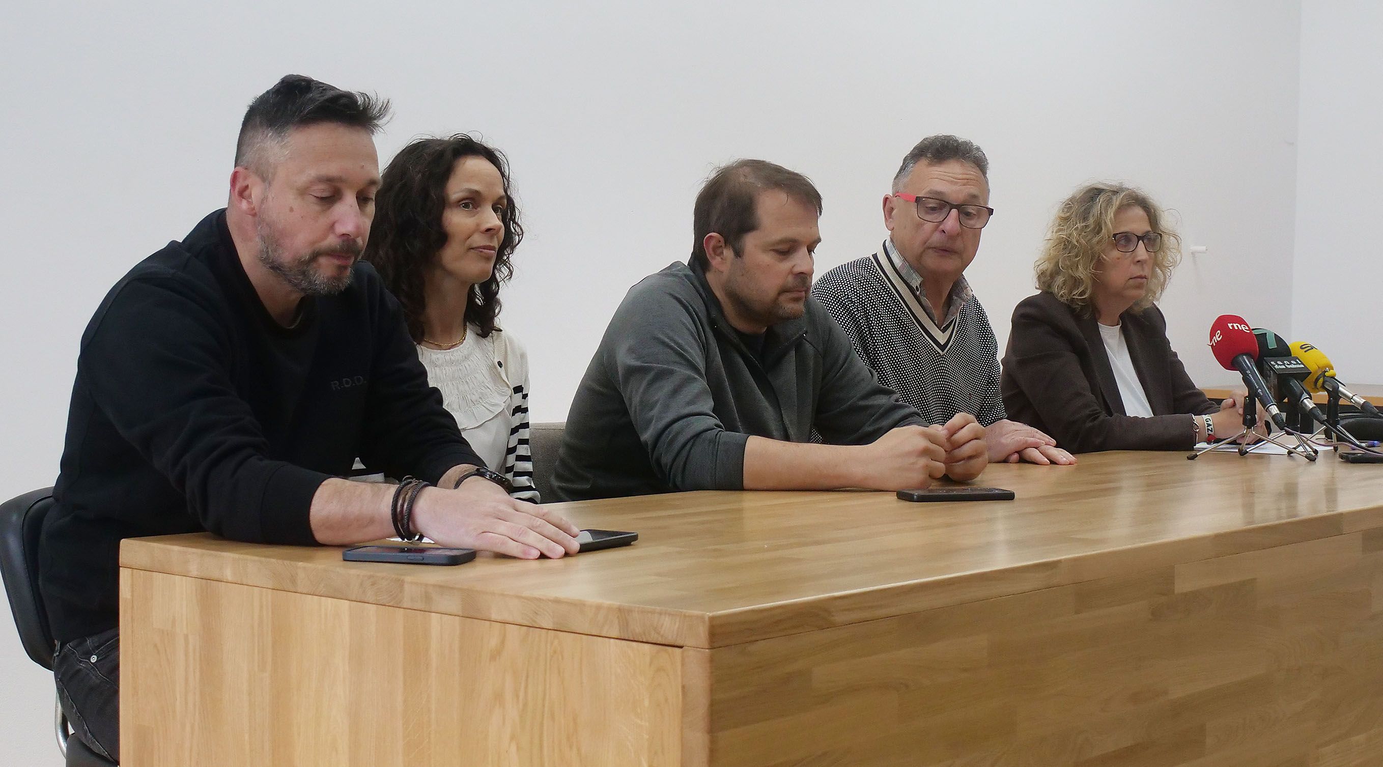 Representantes sindicales de Emerxencias Sanxenxo con José Luis García Pedrosa y Amelia Pérez, de CCOO