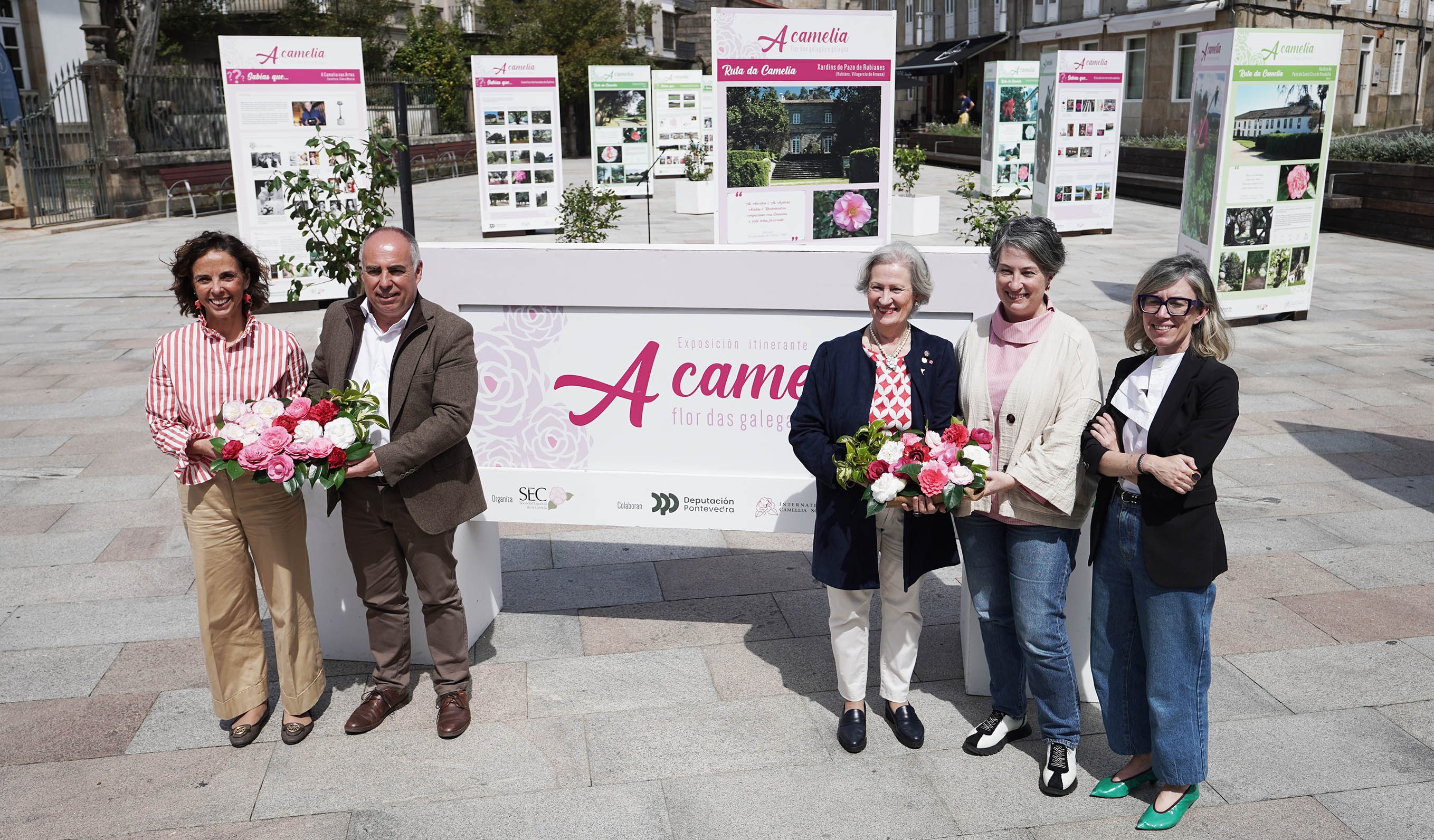Exposición "A camelia flor de galegas e galegos" Exposición "A camelia flor de galegas e galegos"