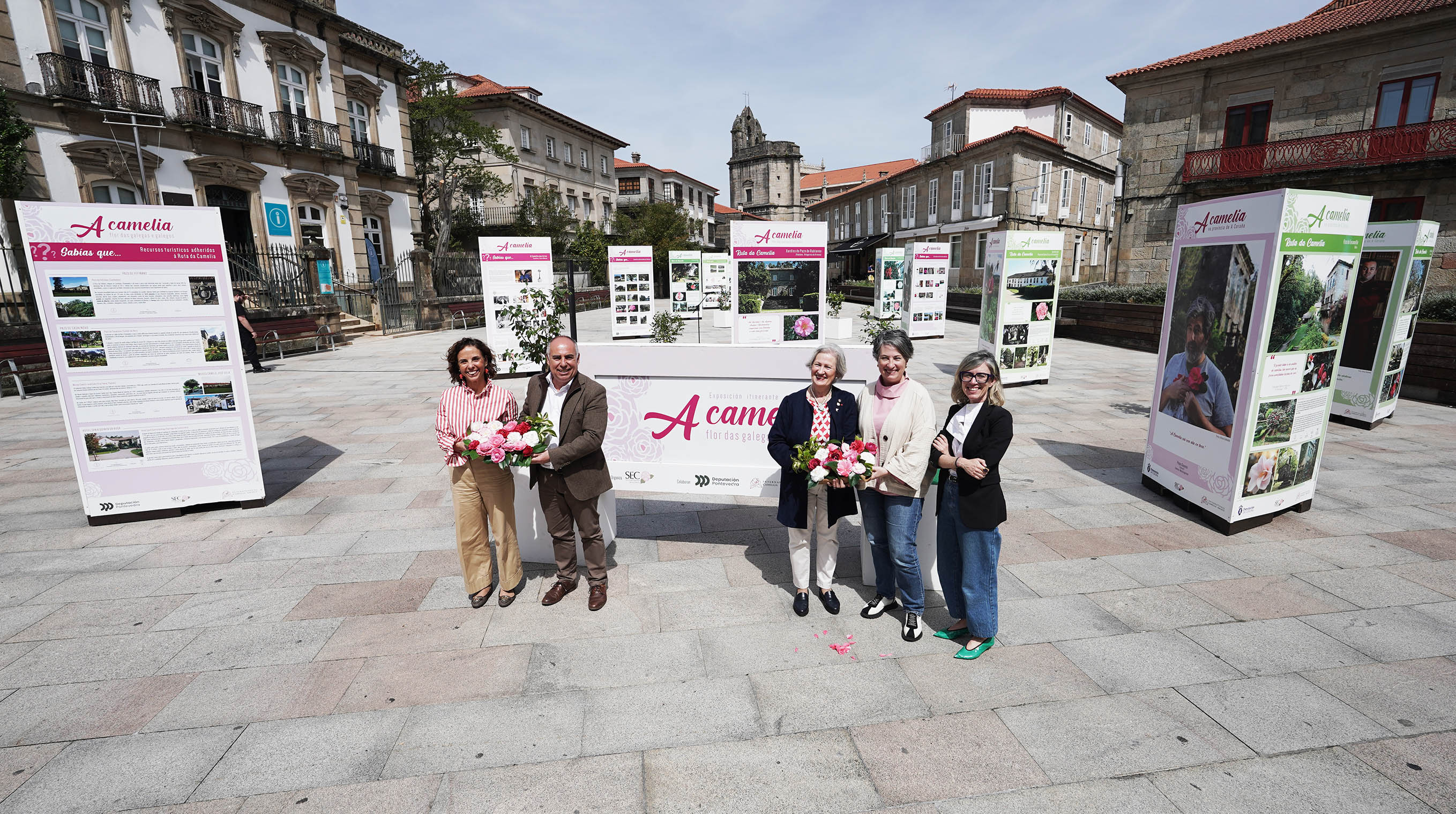 Exposición "A camelia flor de galegas e galegos" Exposición "A camelia flor de galegas e galegos"