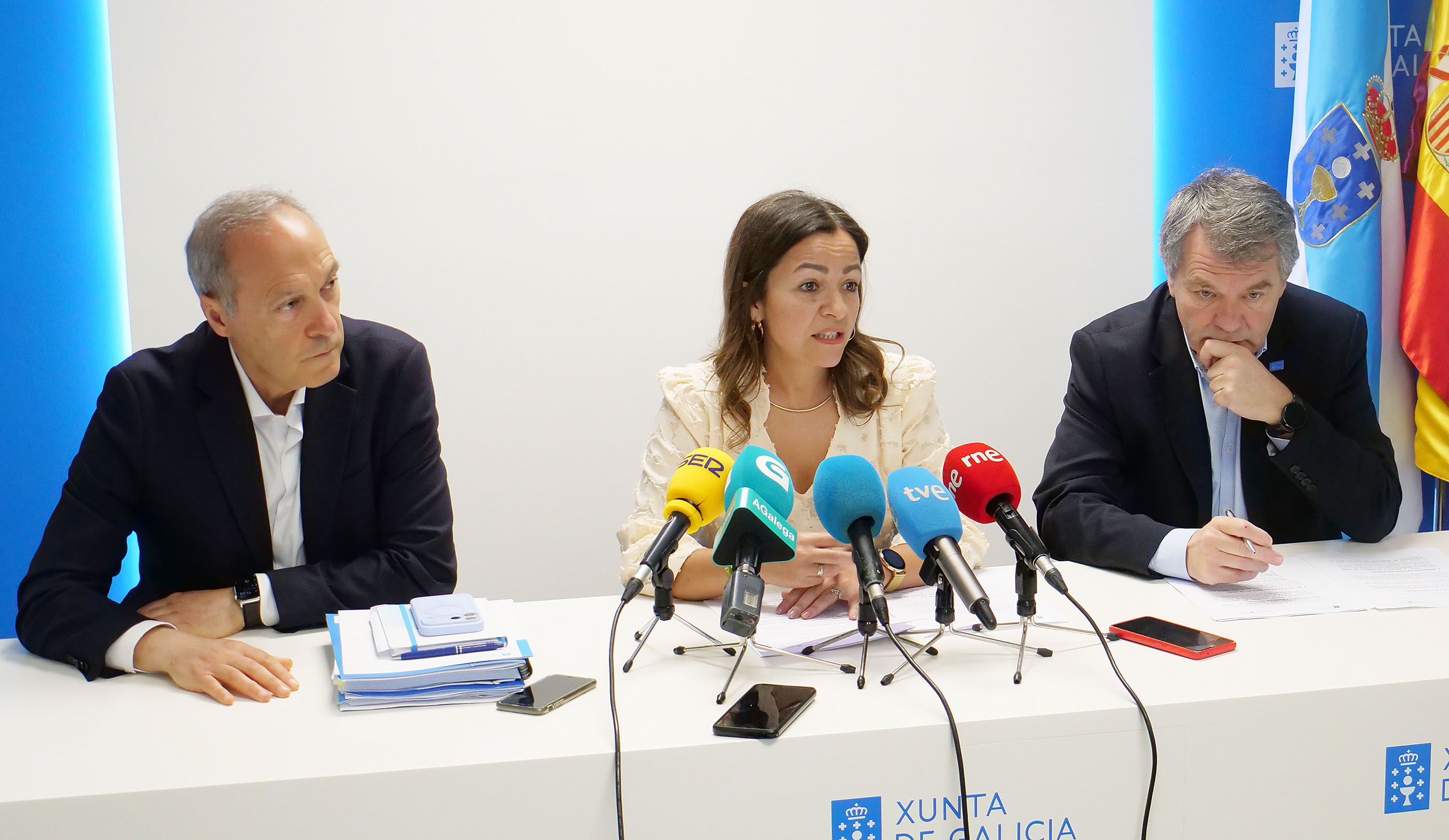 Agustín Reguera, Marta Villaverde y José Antonio Álvarez en la rueda de prensa sobre el dragado del Lérez