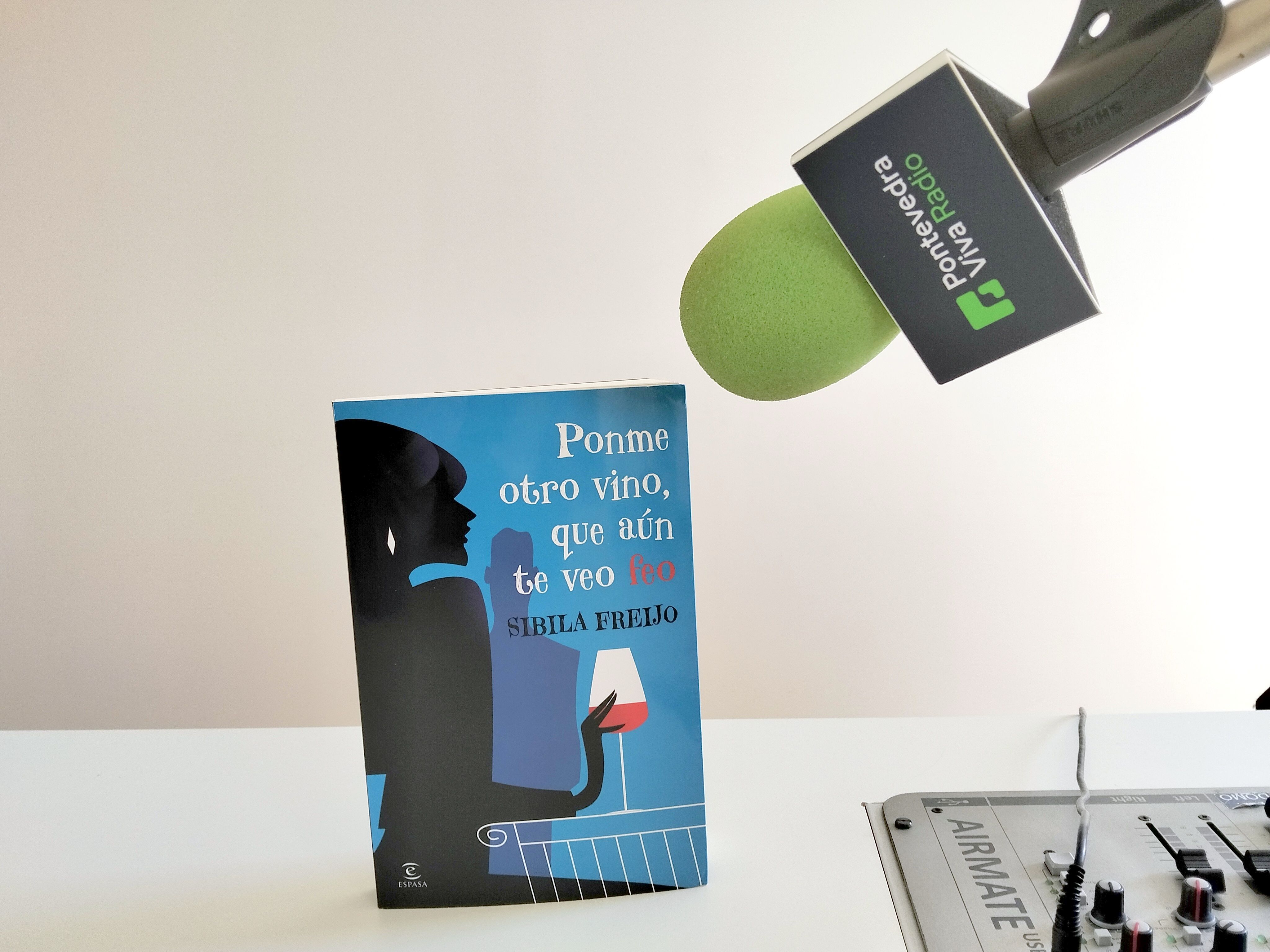 La escritora y periodista gallega Sibila Freijo publica 'Ponme otro vino, que aún te veo feo'