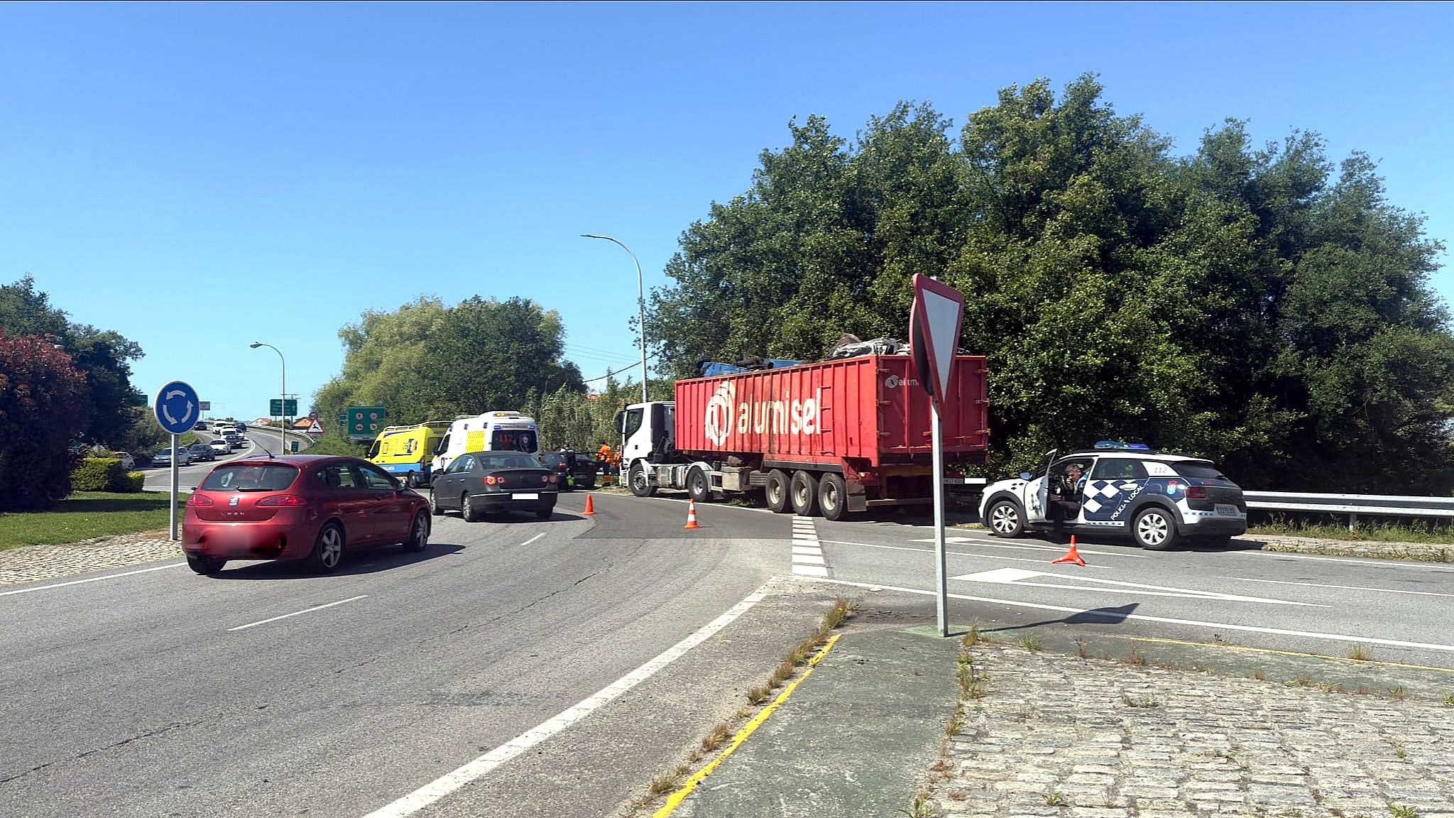 Accidente na rotonda de Vilariño en Cambados
