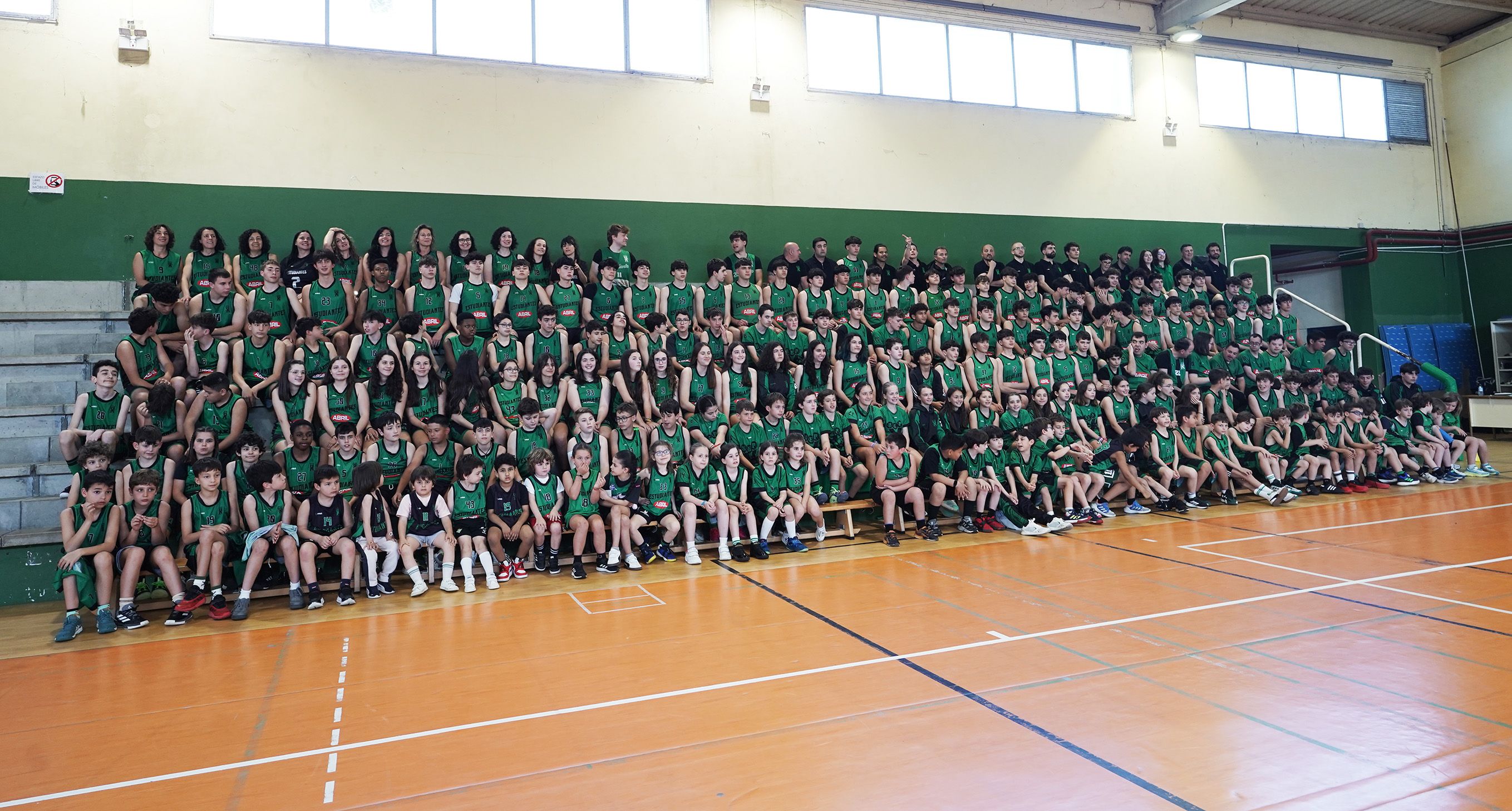 Presentación de equipos do Club de Baloncesto Estudantes Pontevedra 25-26