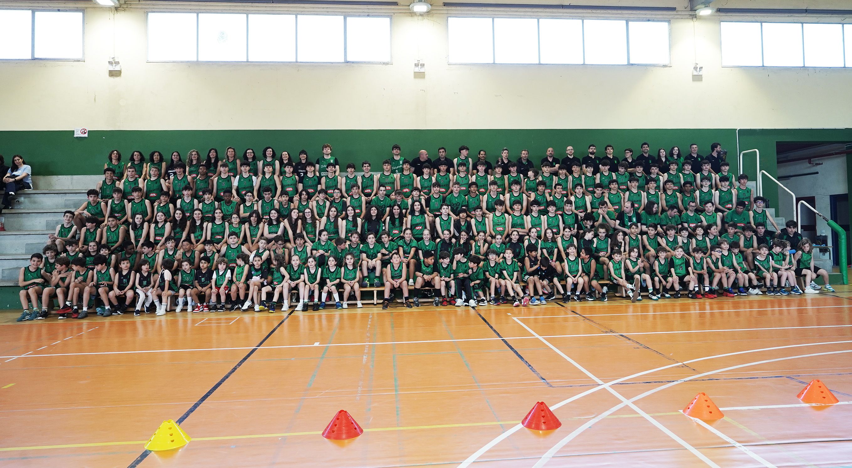 Presentación de equipos do Club de Baloncesto Estudantes Pontevedra 25-26