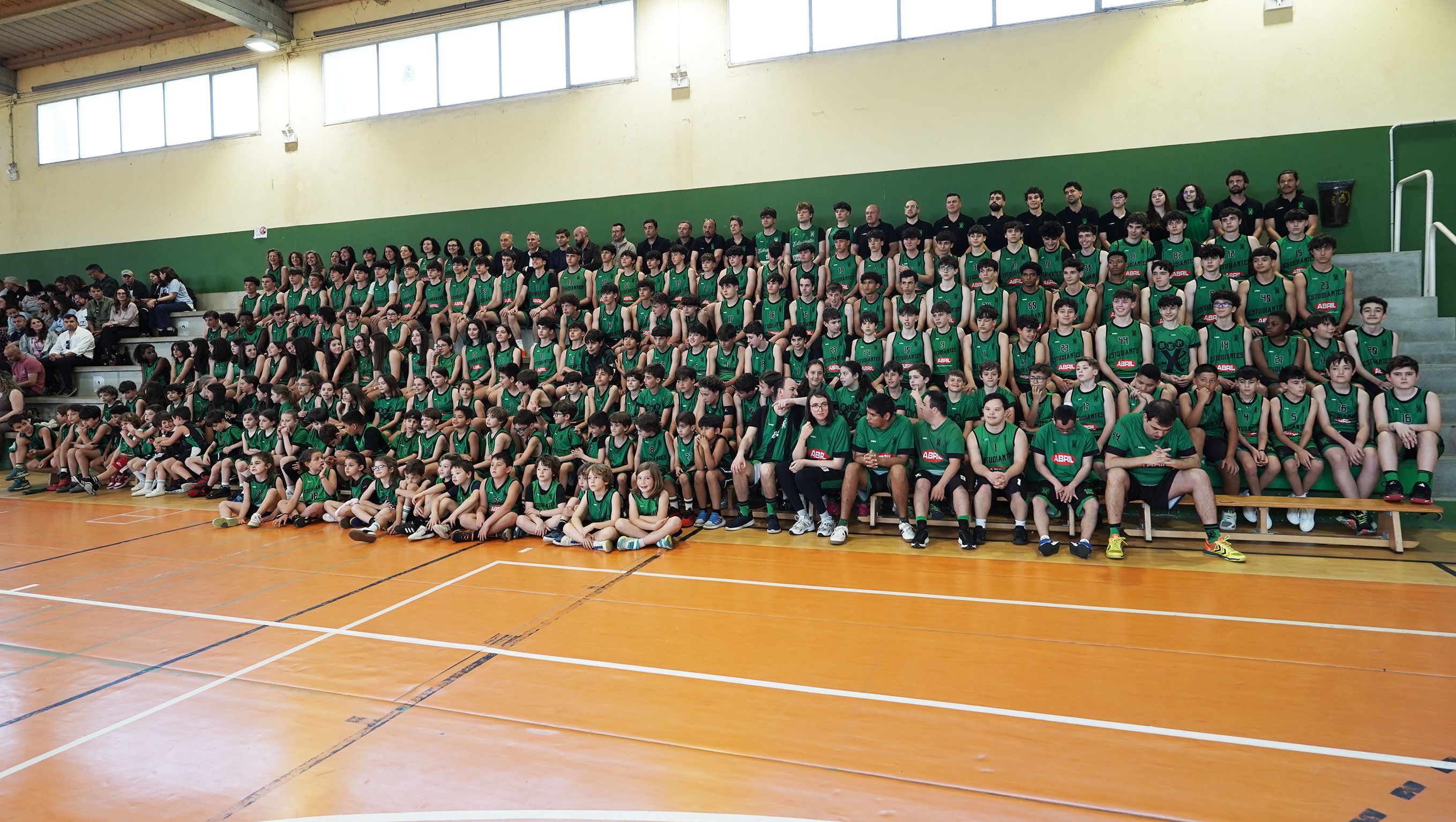 Presentación de equipos do Club de Baloncesto Estudantes Pontevedra 25-26