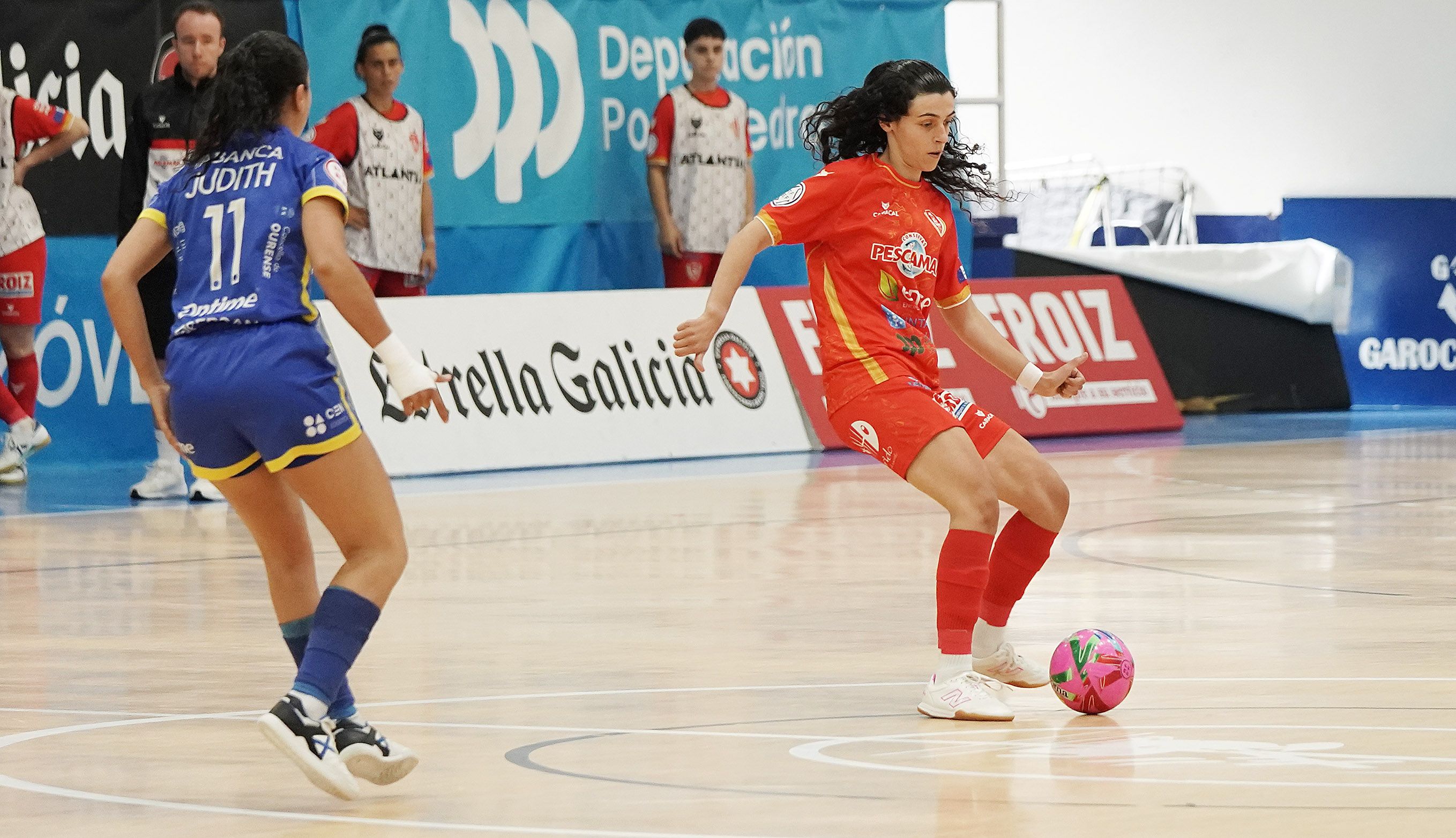 Partido de liga entre Poio Pescamar y Ourense Ontime en A Seca