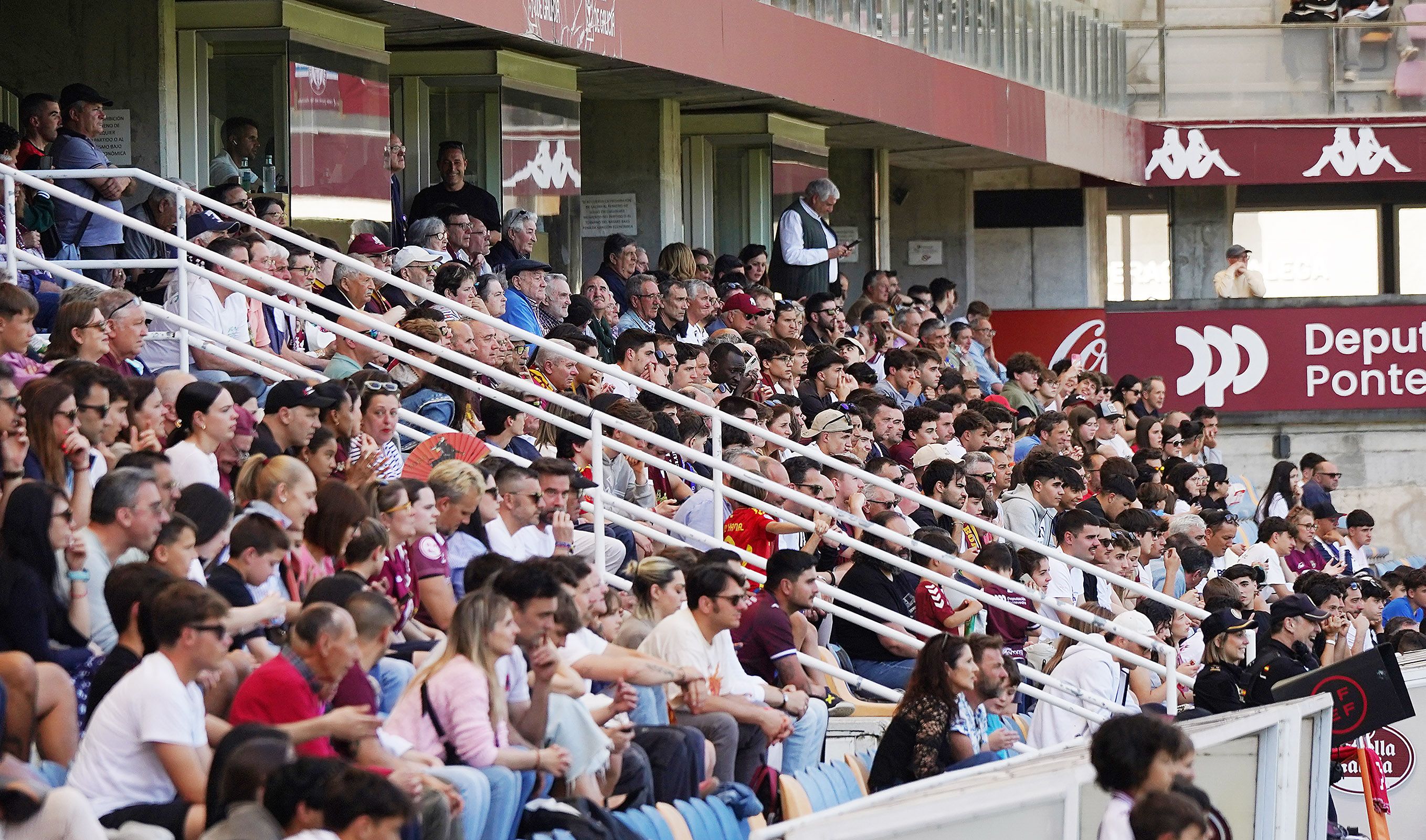 Partido entre Pontevedra CF y Celta Fortuna en Pasarón