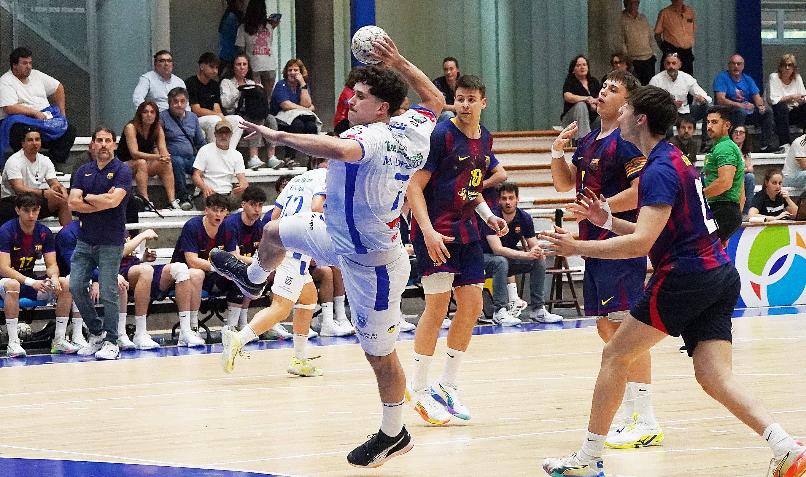 Partido entre Cisne e Barça Atletic no Municipal