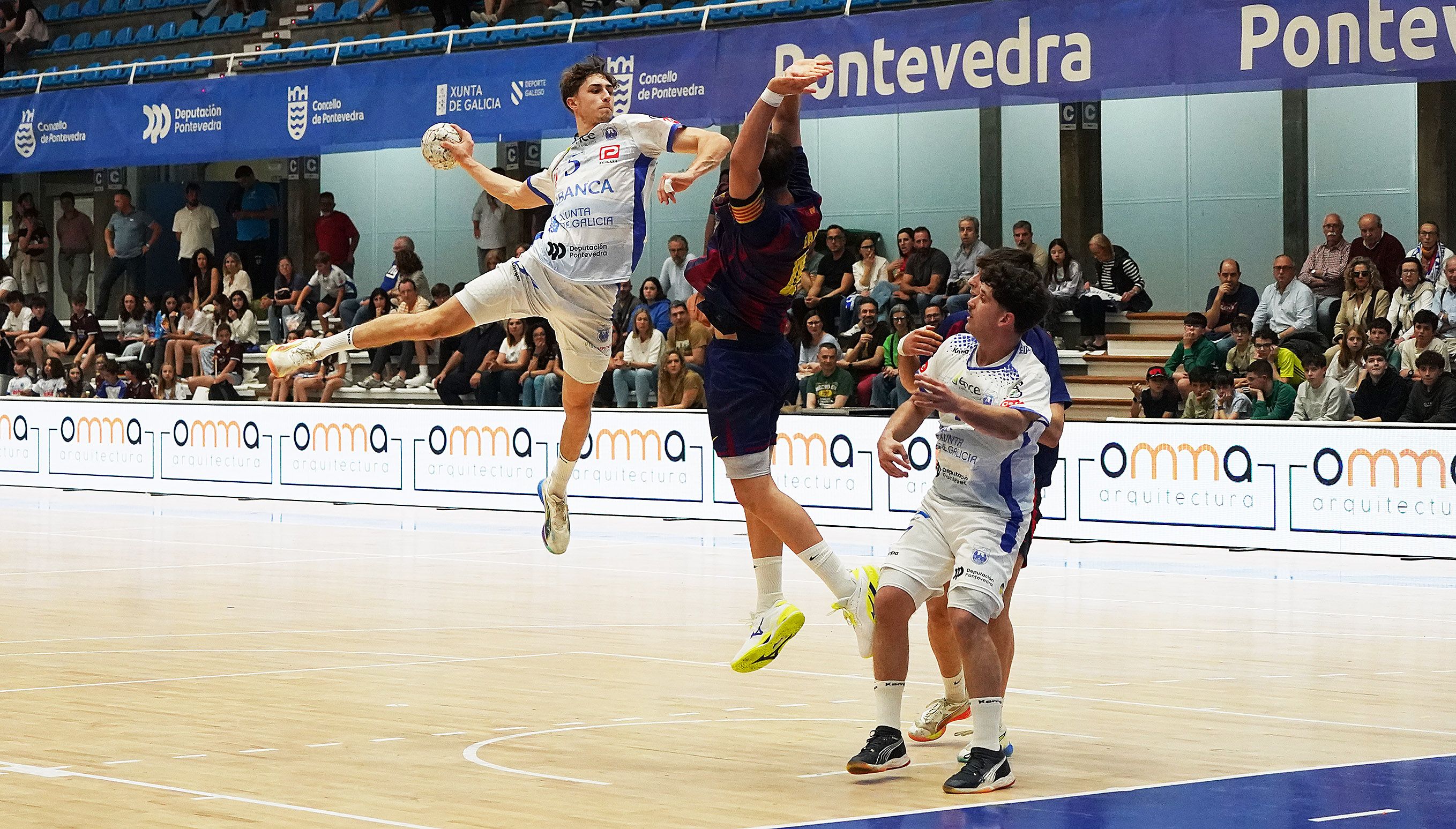 Partido entre Cisne e Barça Atletic no Municipal
