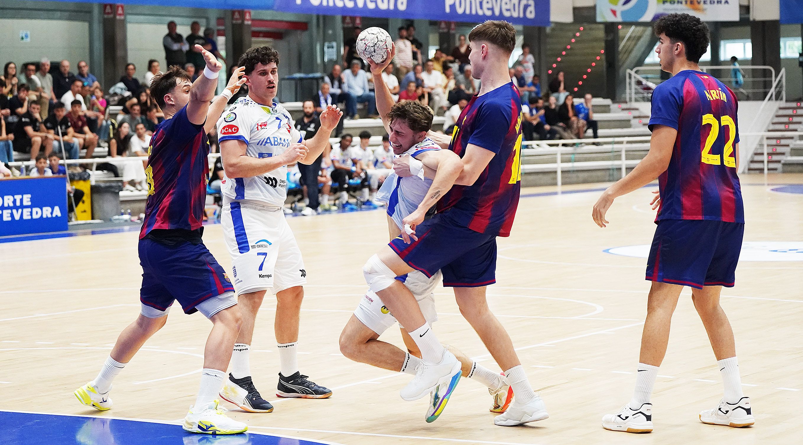 Partido entre Cisne e Barça Atletic no Municipal