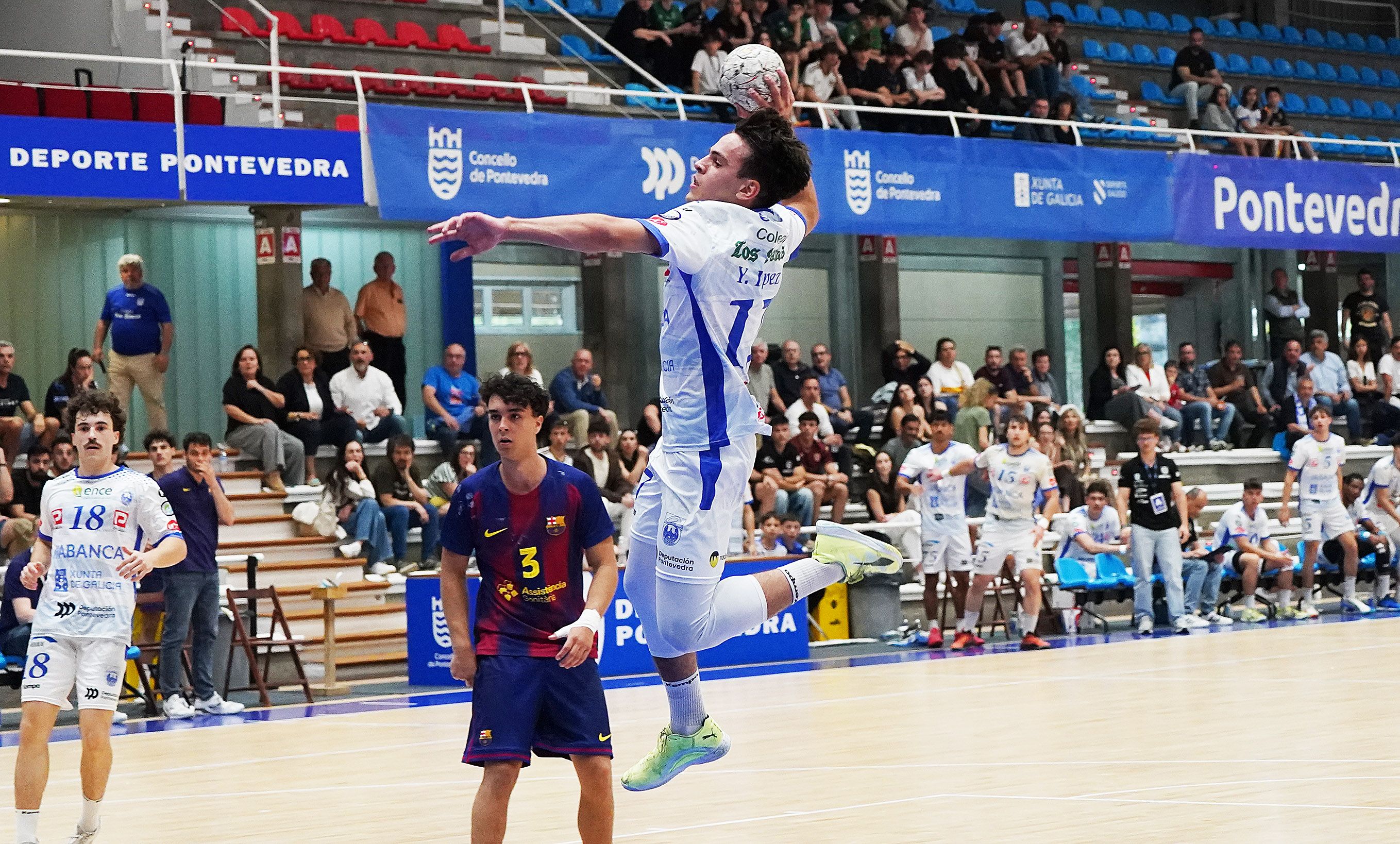 Partido entre Cisne e Barça Atletic no Municipal