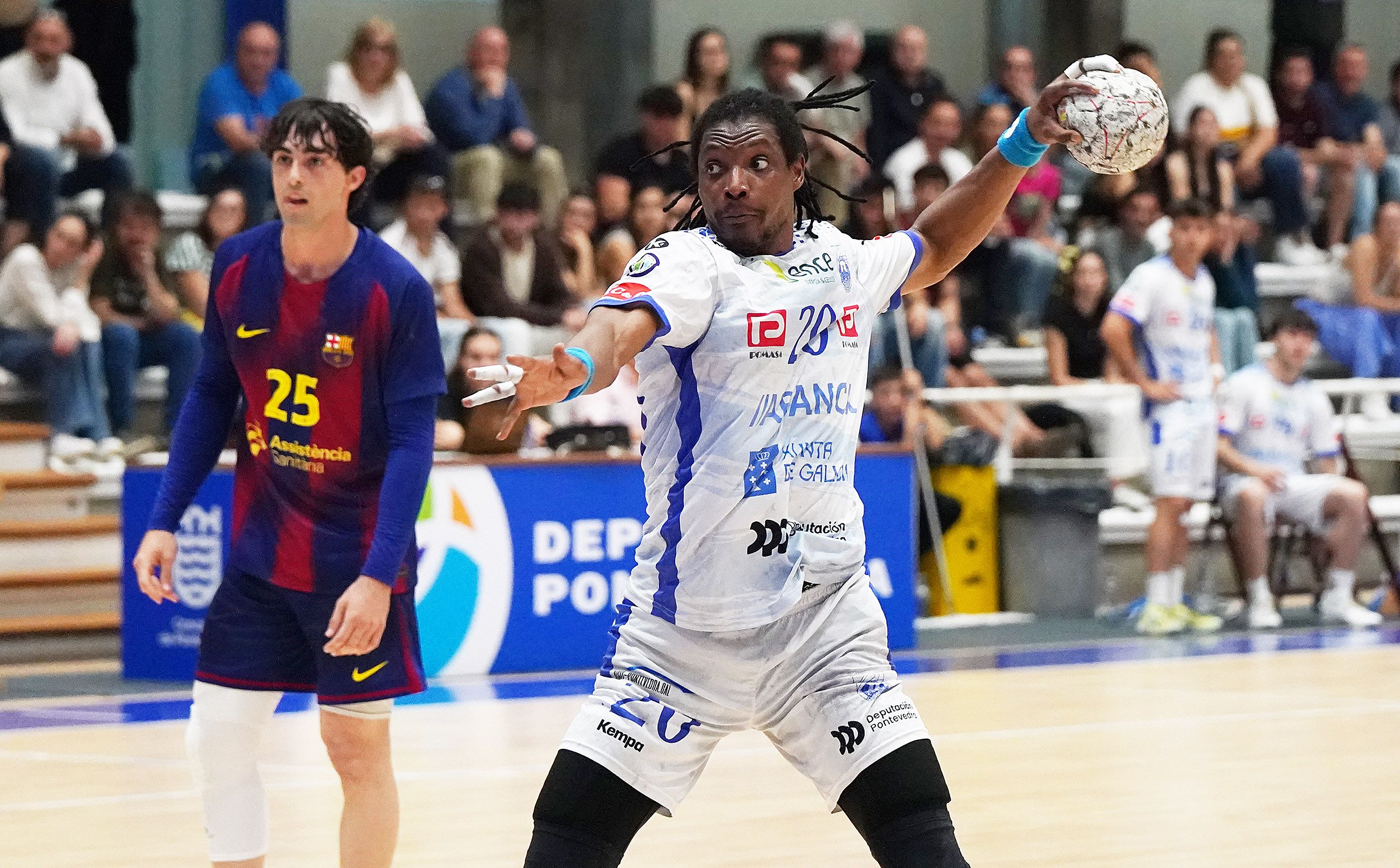 Partido entre Cisne e Barça Atletic no Municipal