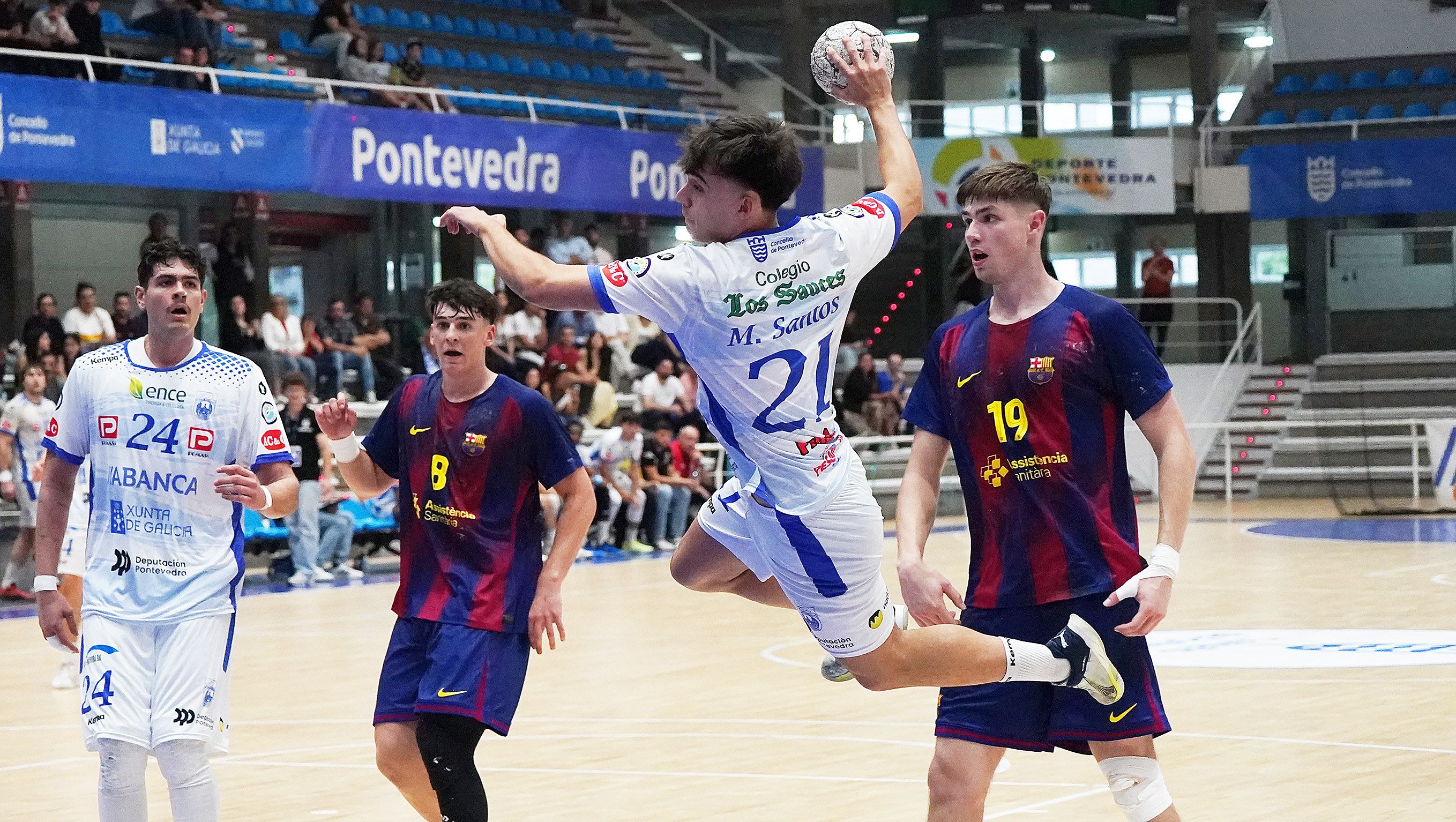 Partido entre Cisne e Barça Atletic no Municipal