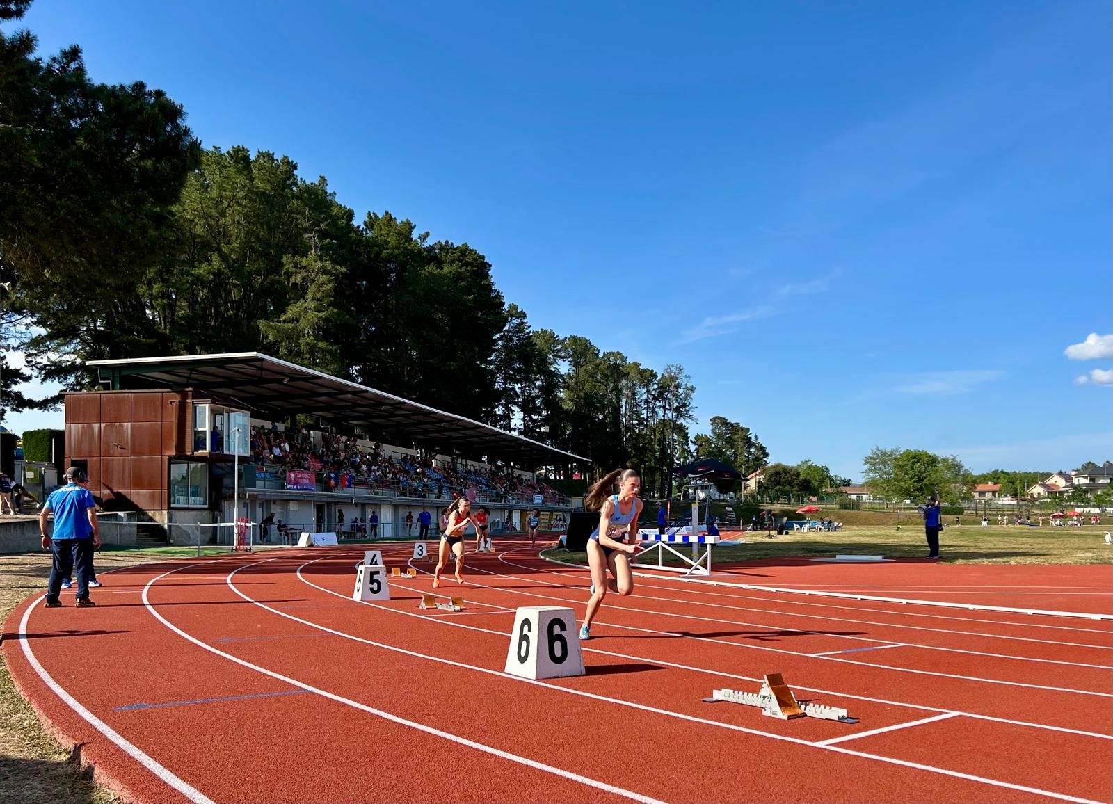 Xornada de Primeira División feminina de atletismo celebrada no Complexo Monterrey