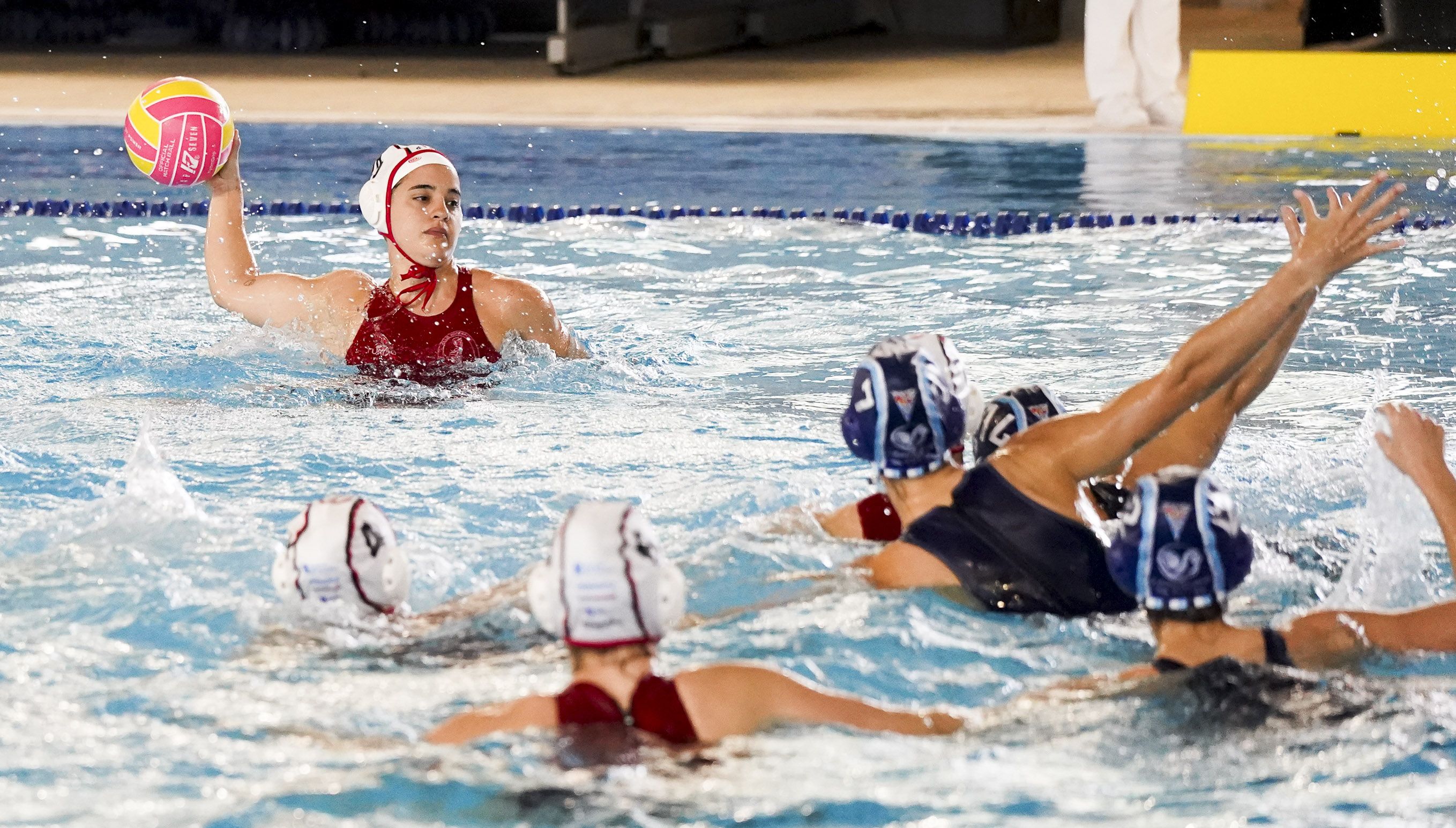 Partido entre o Waterpolo Pontevedra e o CN Barcelona no Rías do Sur