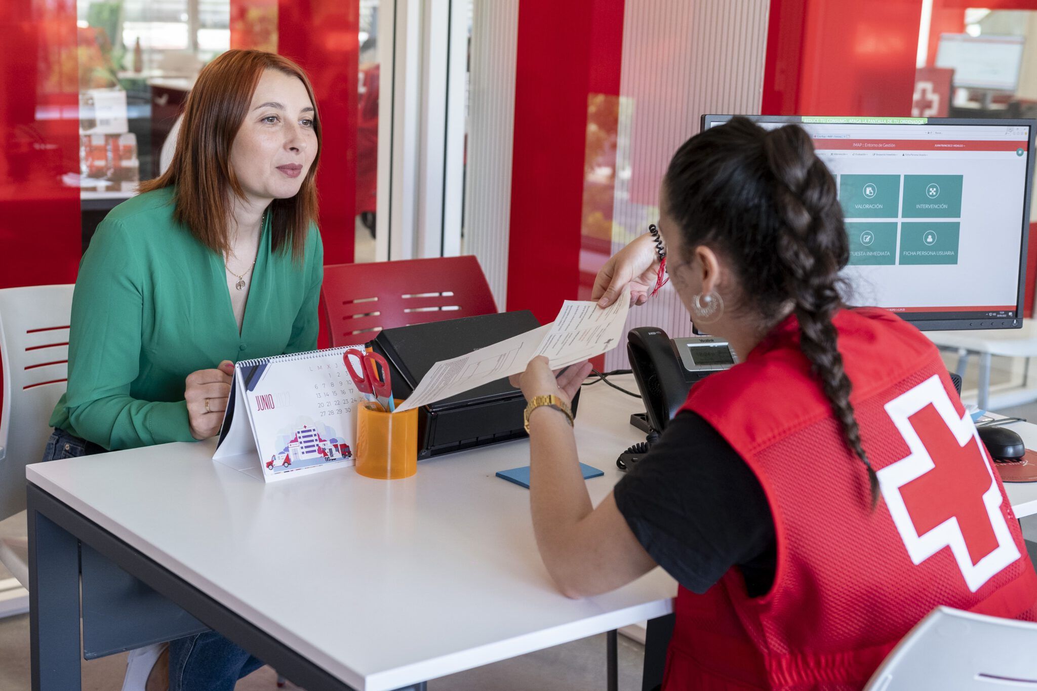 Trabajadoras de Cruz Roja