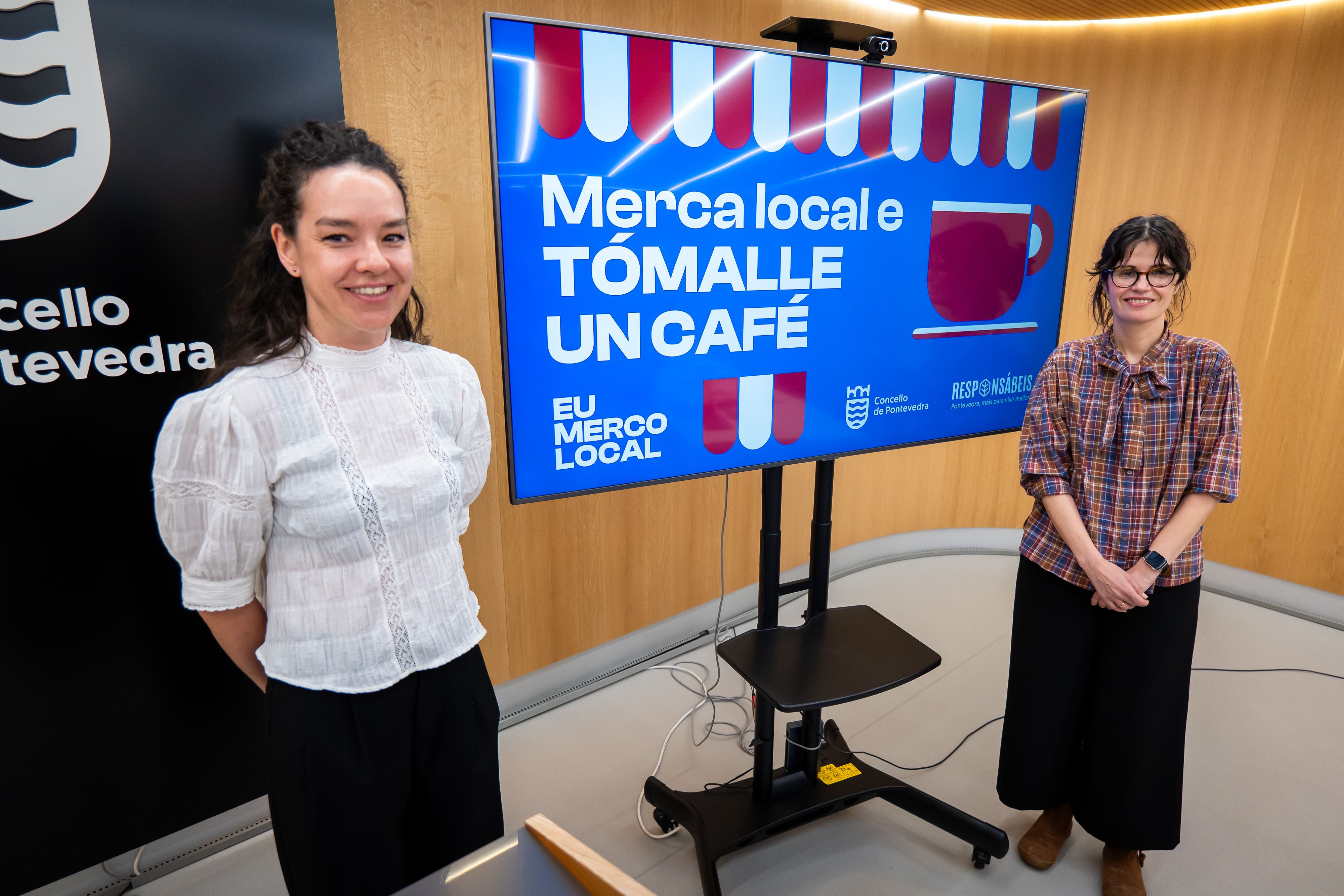 Presentación de la campaña 'Merca local e tómalle un café' del Concello y Panadería Acuña