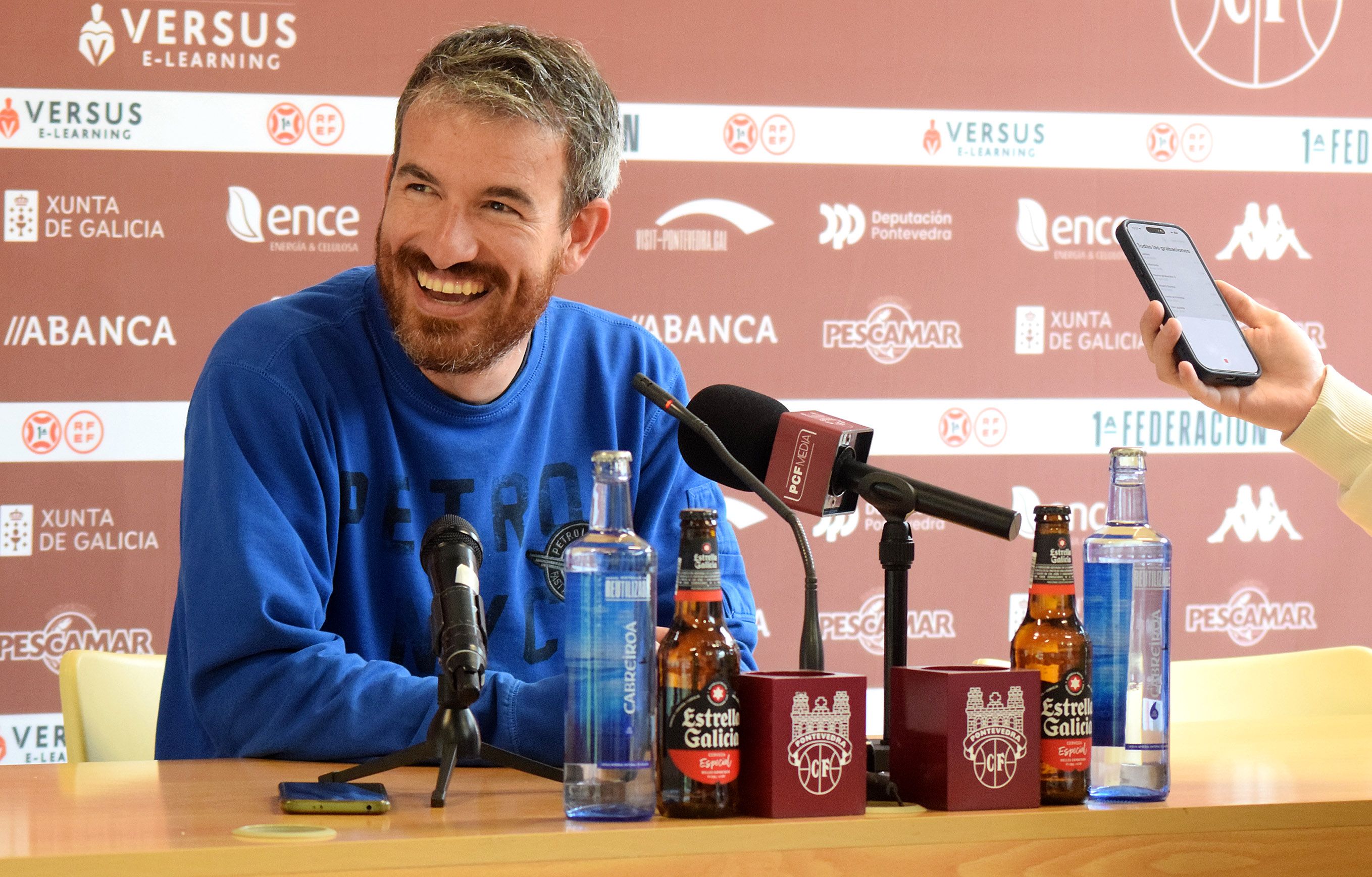 Rolda de prensa de Rubén Domínguez no Estadio Municipal de Pasarón