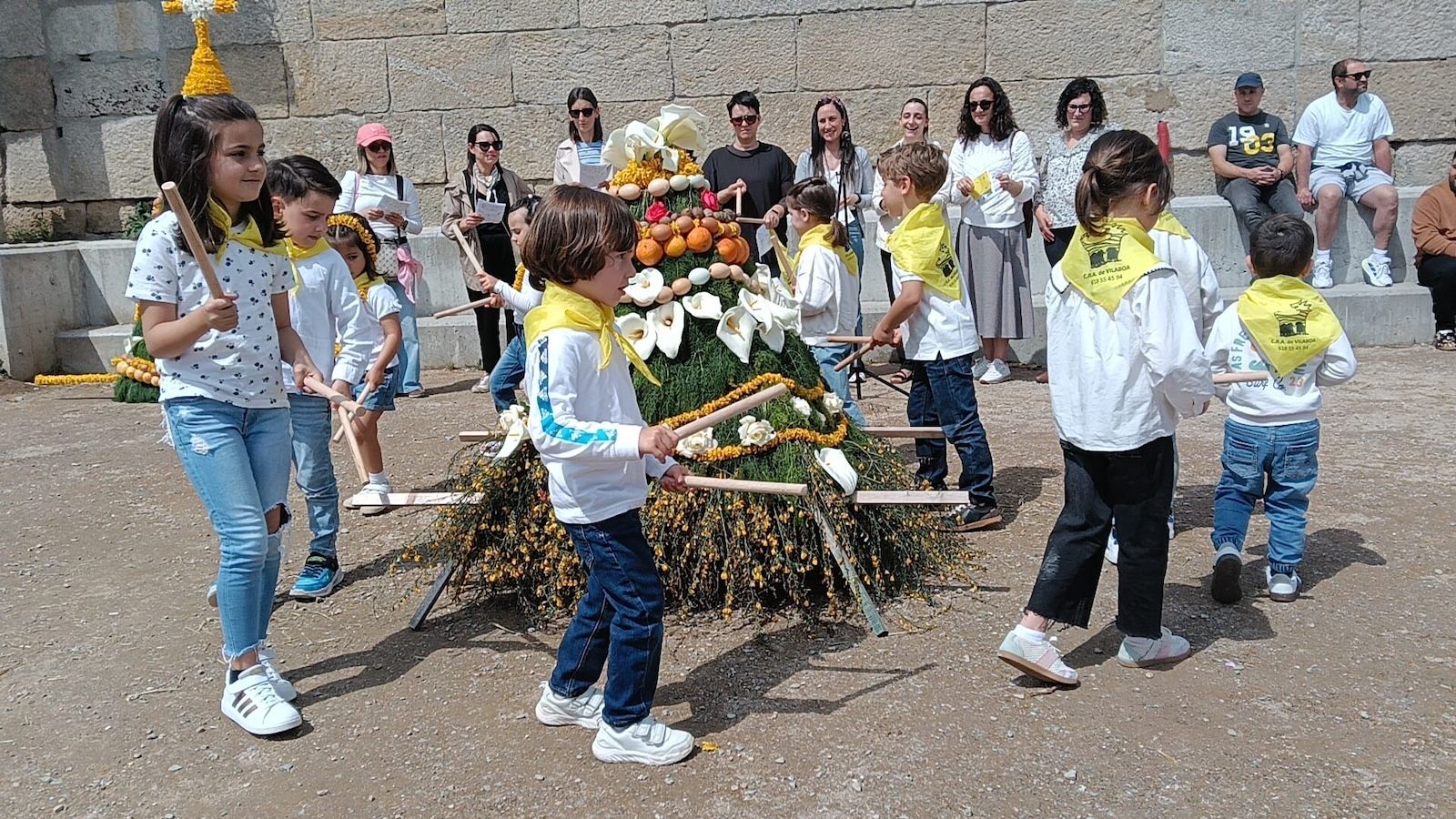 Participantes en el Festival dos Maios de Vilaboa