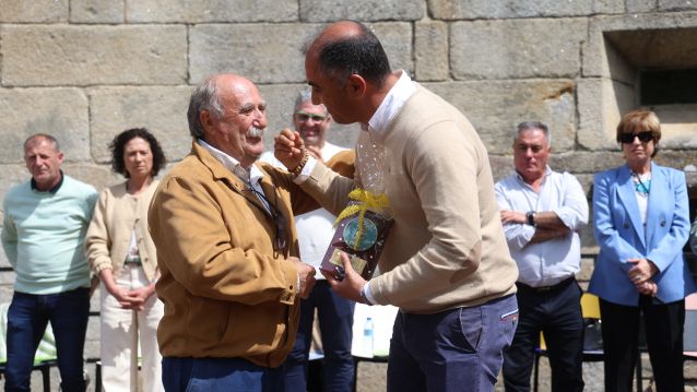 Homenaxe a Cándido Vicente "Canducho" na Festa dos Maios Homenaxe a Cándido Vicente "Canducho" na Festa dos Maios