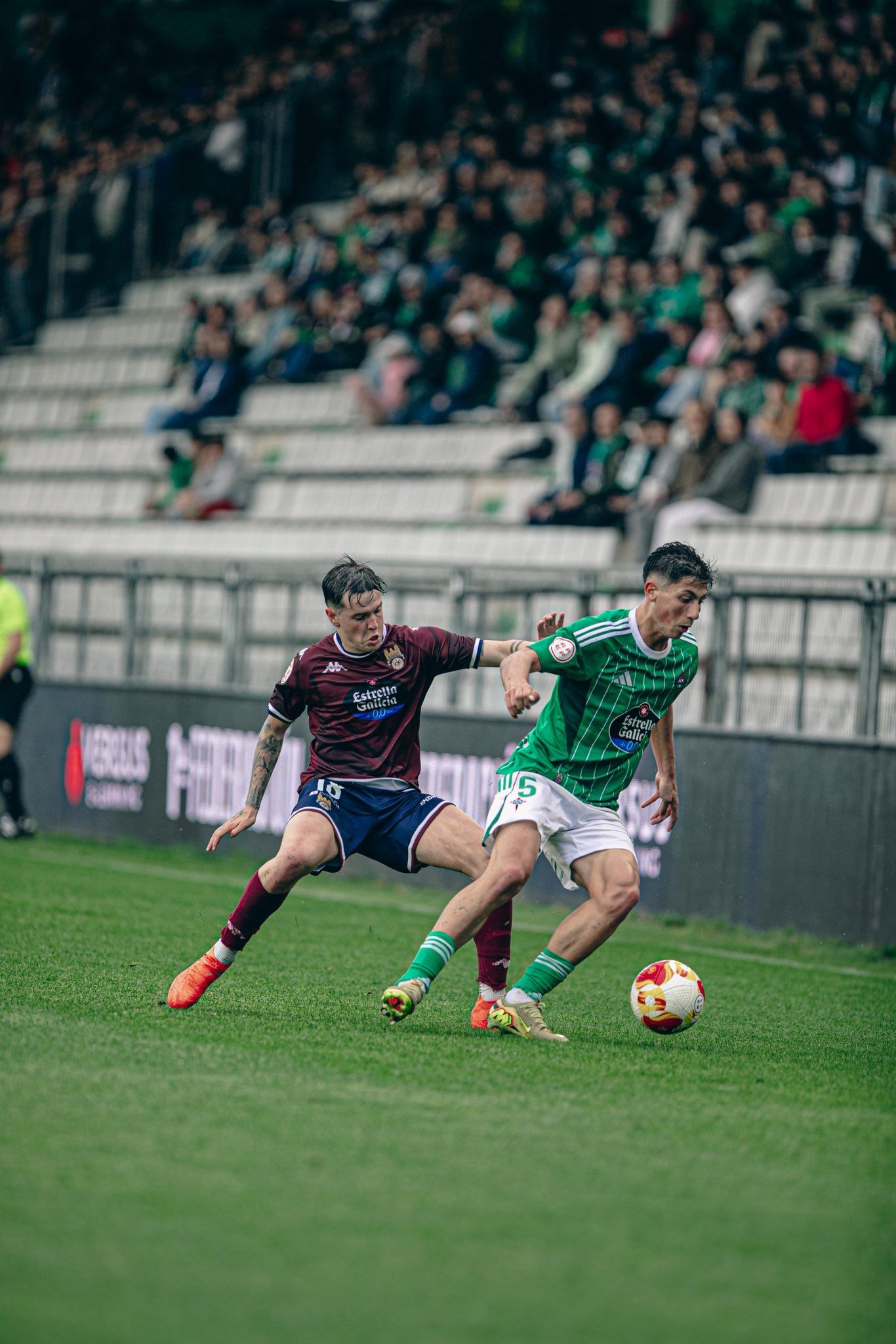 Partido entre Racing de Ferrol e Pontevedra en A Malata