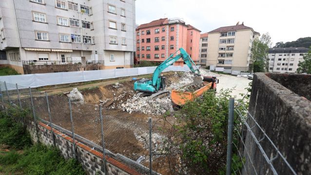 Demolición do vello pavillón deportivo de Monte Porreiro Demolición do vello pavillón deportivo de Monte Porreiro