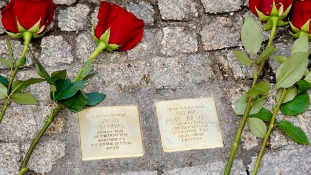 'Piedras de memoria' con las que Vilagarcía recuerda a los deportados a campos nazis 'Piedras de memoria' con las que Vilagarcía recuerda a los deportados a campos nazis