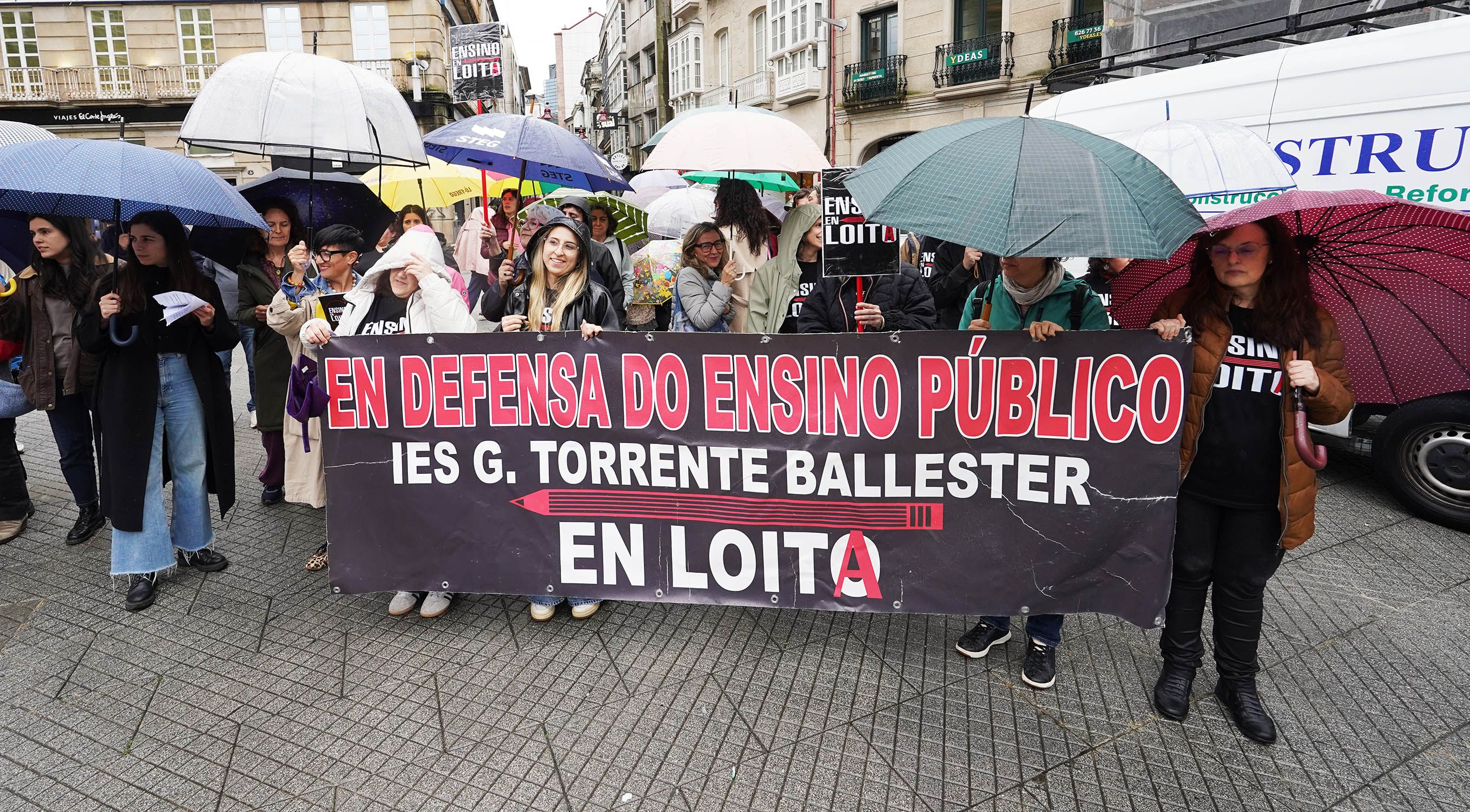 Concentración en defensa de la Enseñanza Pública Concentración en defensa de la Enseñanza Pública