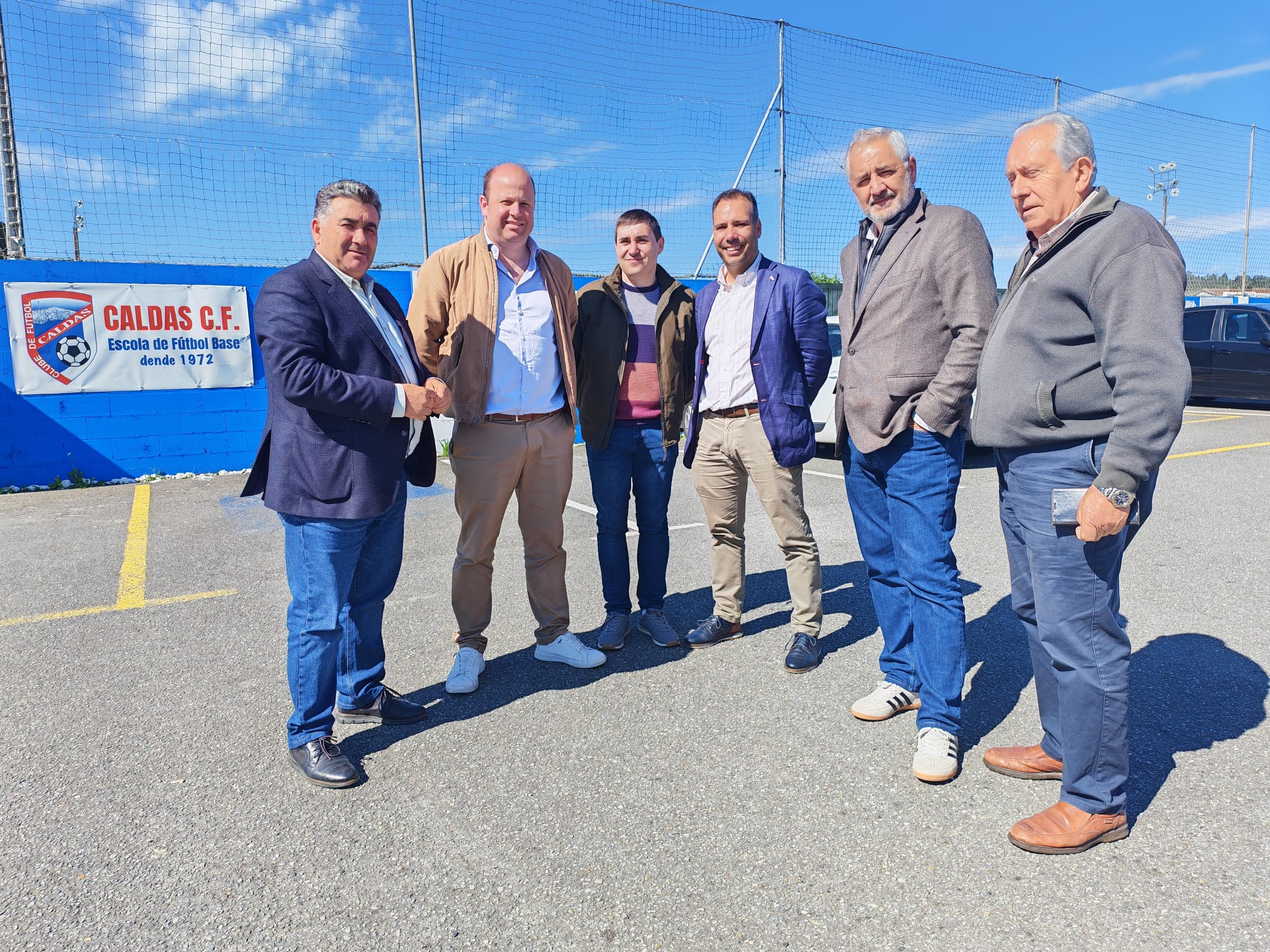 Autoridades locais e provinciais na zona deportiva das Corticeiras