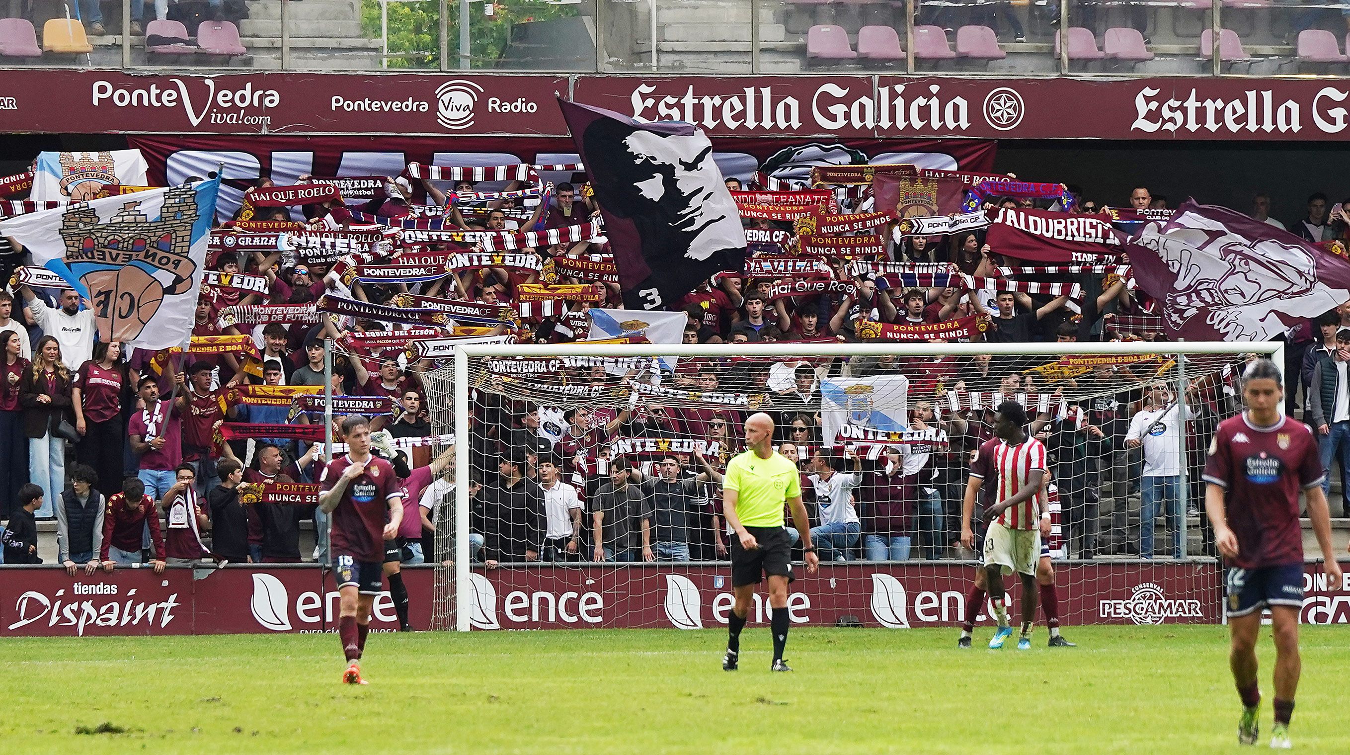 Partido entre Pontevedra CF e Athletic Club B