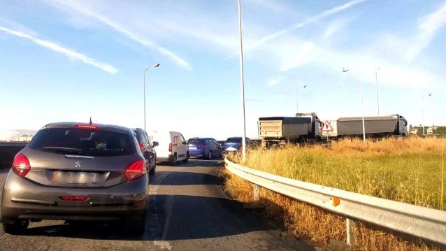 Atasco na saída da AP-9 no Vao
