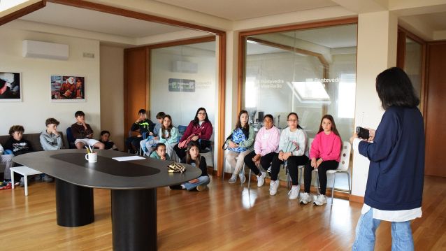 Alumnado del CEIP de Marcón en PontevedraViva Radio