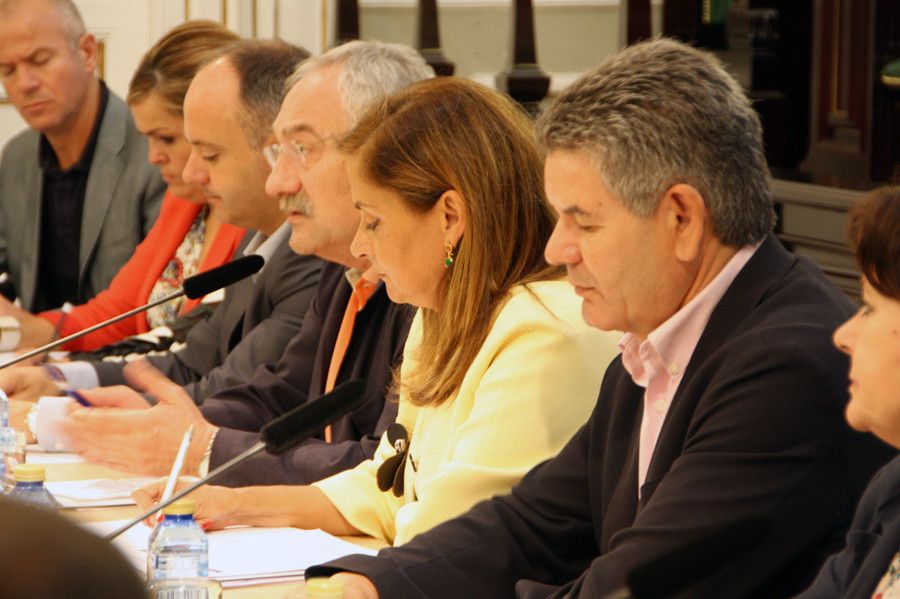 Reunión cos alcaldes dos municipios de menos de 20.000 habitantes