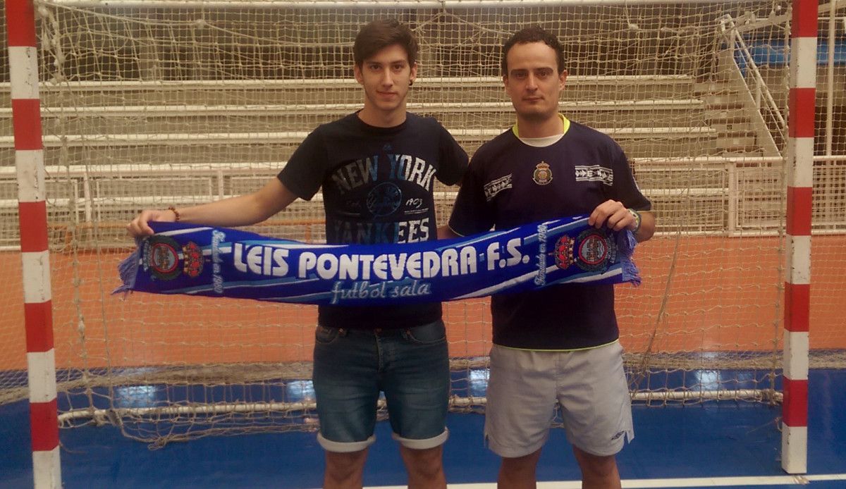 Martín Rodriguez, nuevo jugador del Leis, y Manu Cossío 