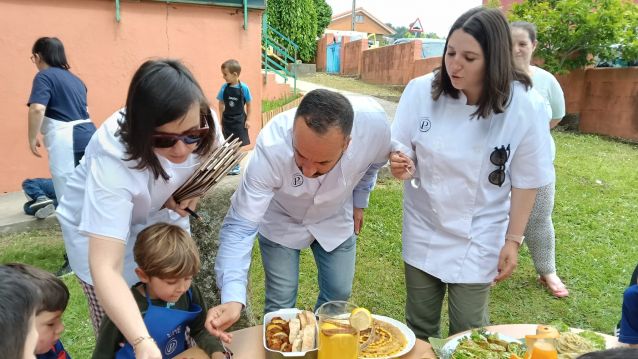 Jurado degustando en la segunda edición del Pousachef Jurado degustando en la segunda edición del Pousachef