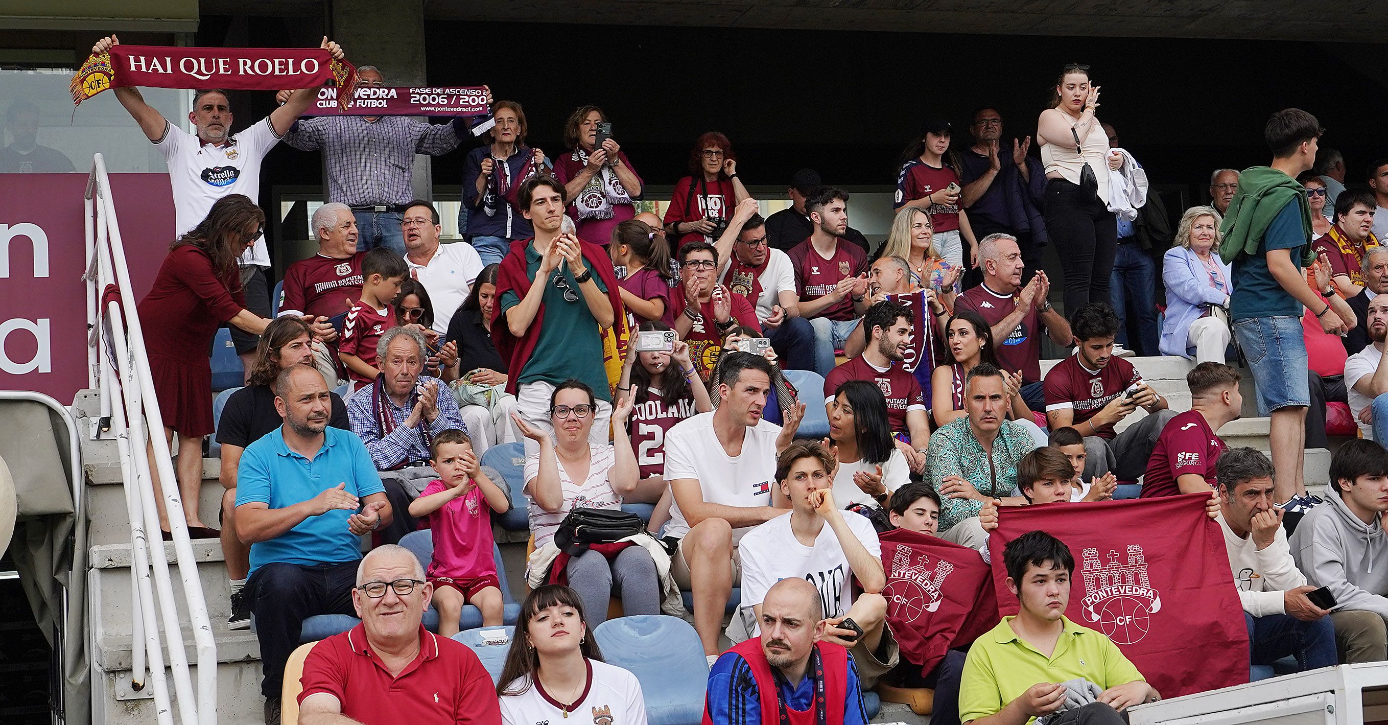 Partido entre Pontevedra CF y Real Avilés Industrial en Pasarón