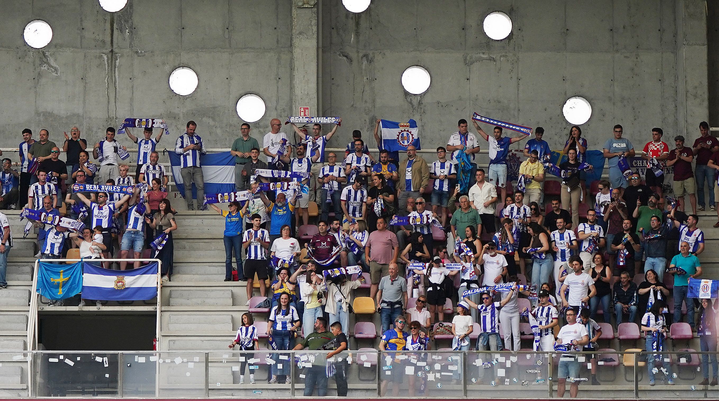 Partido entre Pontevedra CF y Real Avilés Industrial en Pasarón