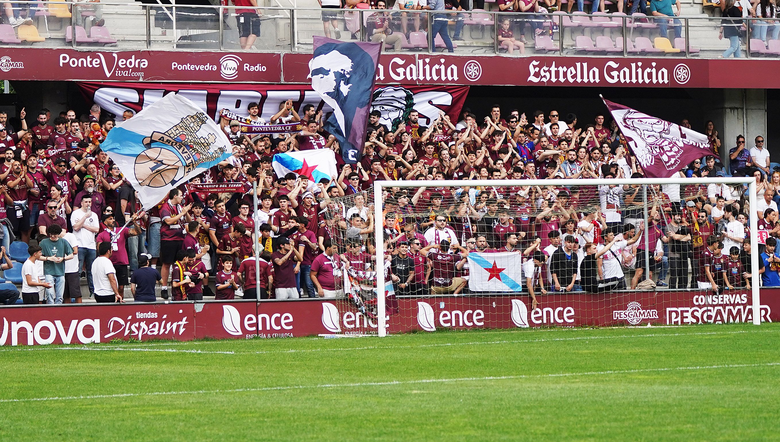 Partido entre Pontevedra CF y Real Avilés Industrial en Pasarón