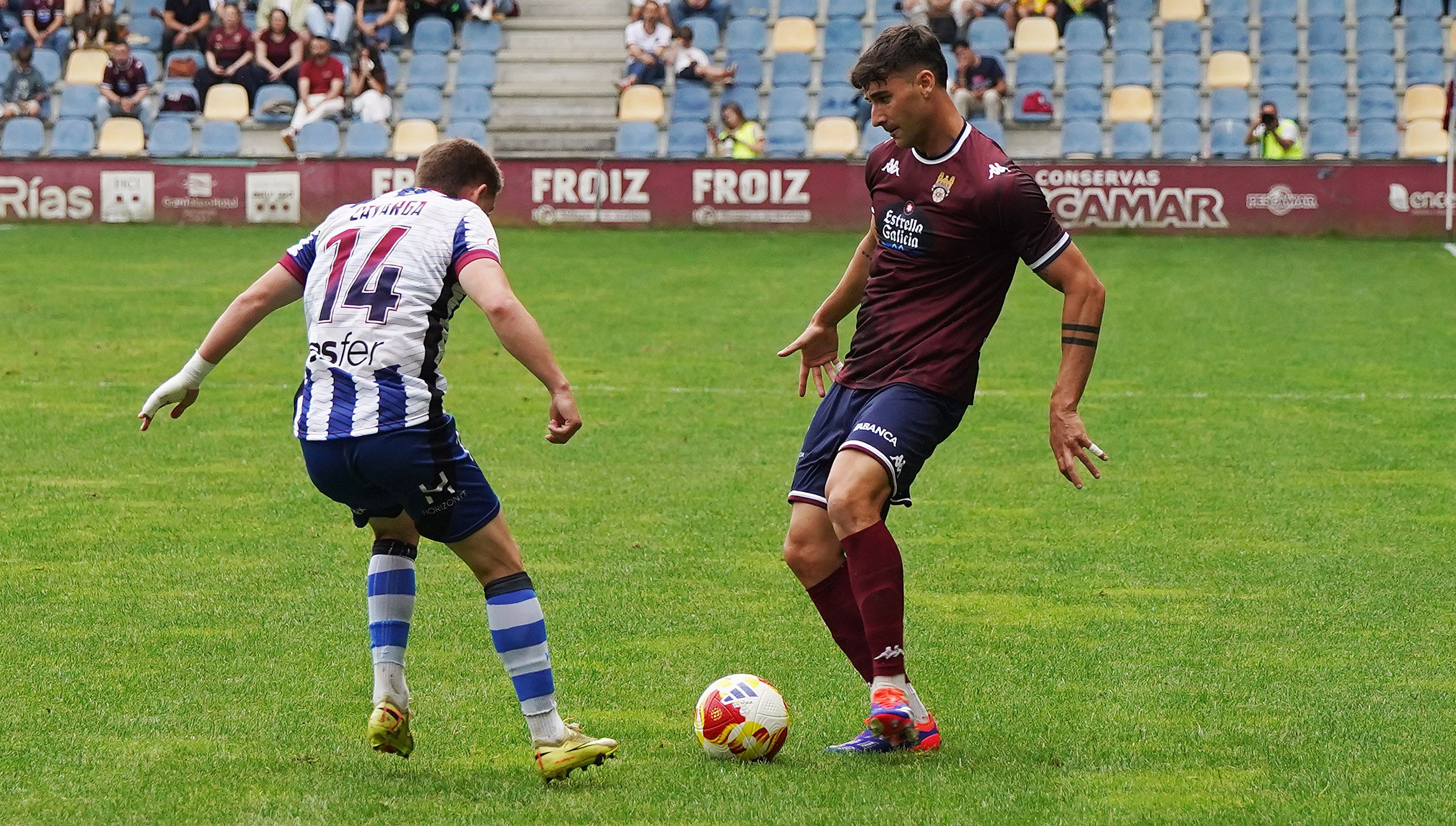 Partido entre Pontevedra CF y Real Avilés Industrial en Pasarón