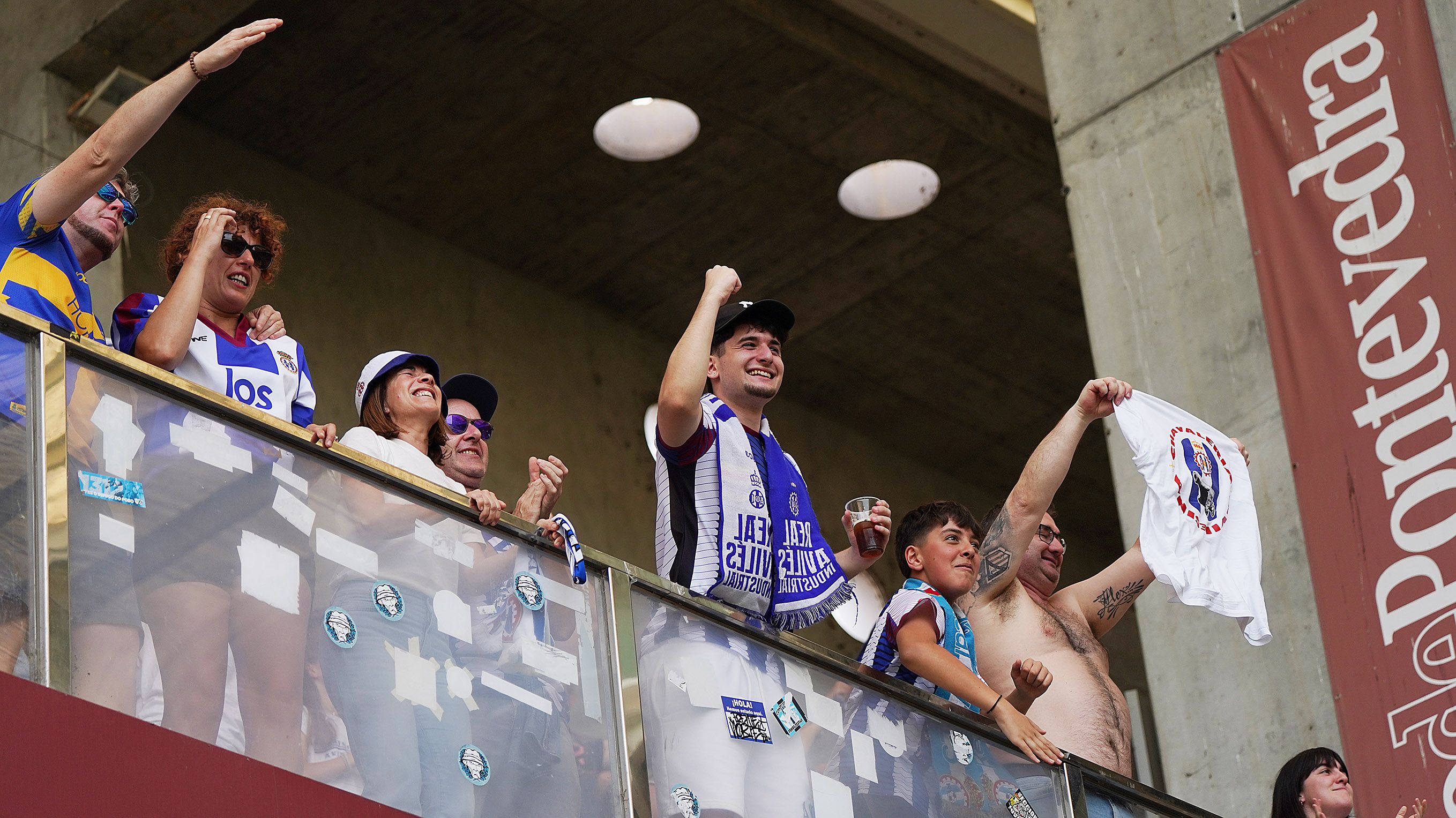 Partido entre Pontevedra CF y Real Avilés Industrial en Pasarón