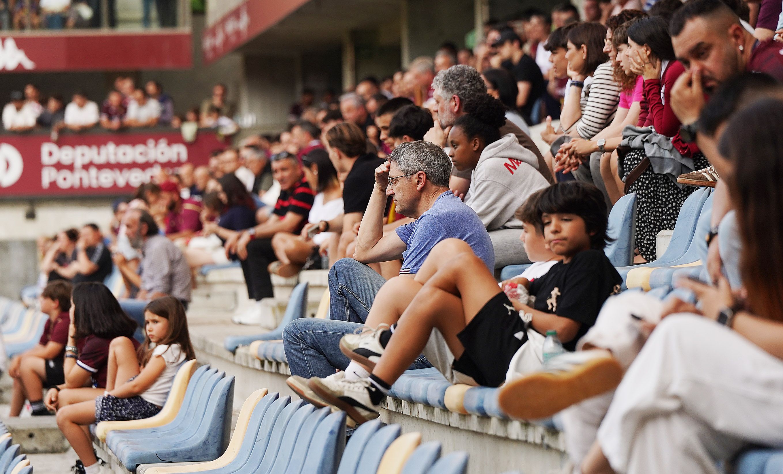 Partido entre Pontevedra CF y Real Avilés Industrial en Pasarón