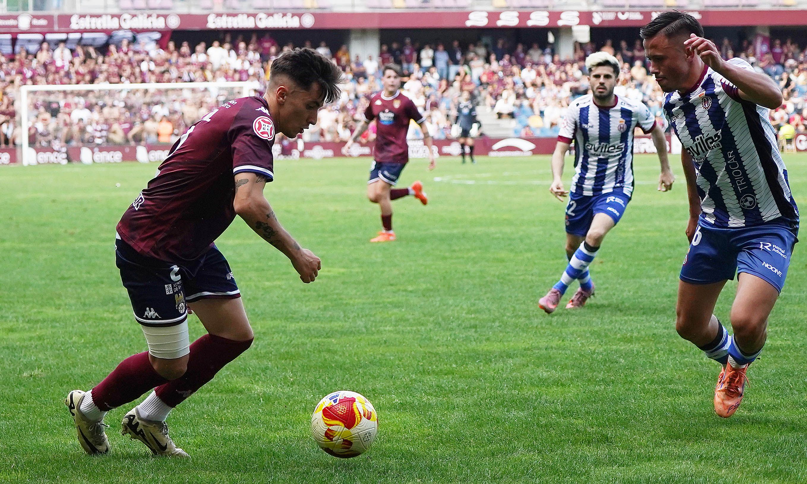 Partido entre Pontevedra CF y Real Avilés Industrial en Pasarón