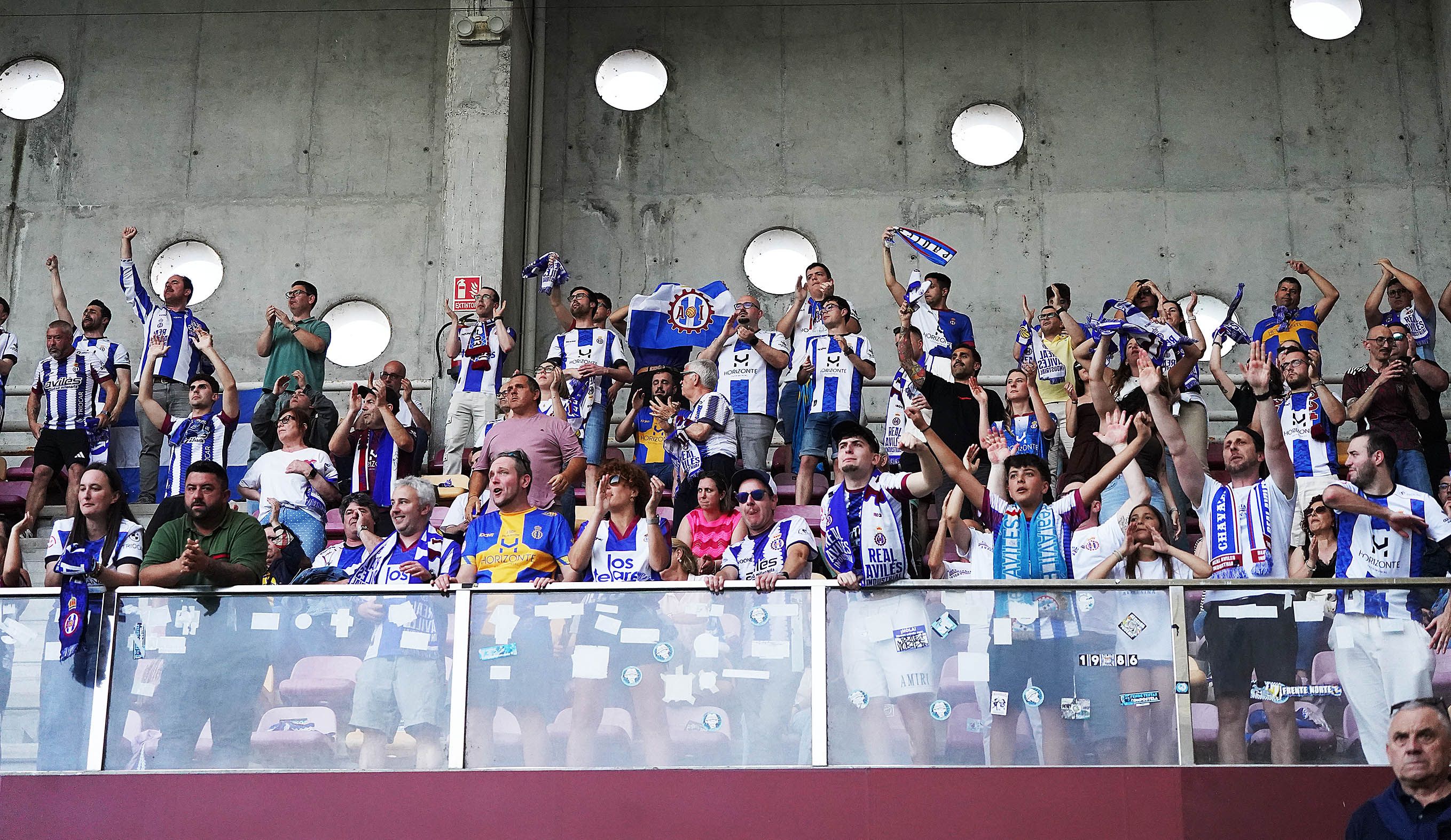 Partido entre Pontevedra CF y Real Avilés Industrial en Pasarón