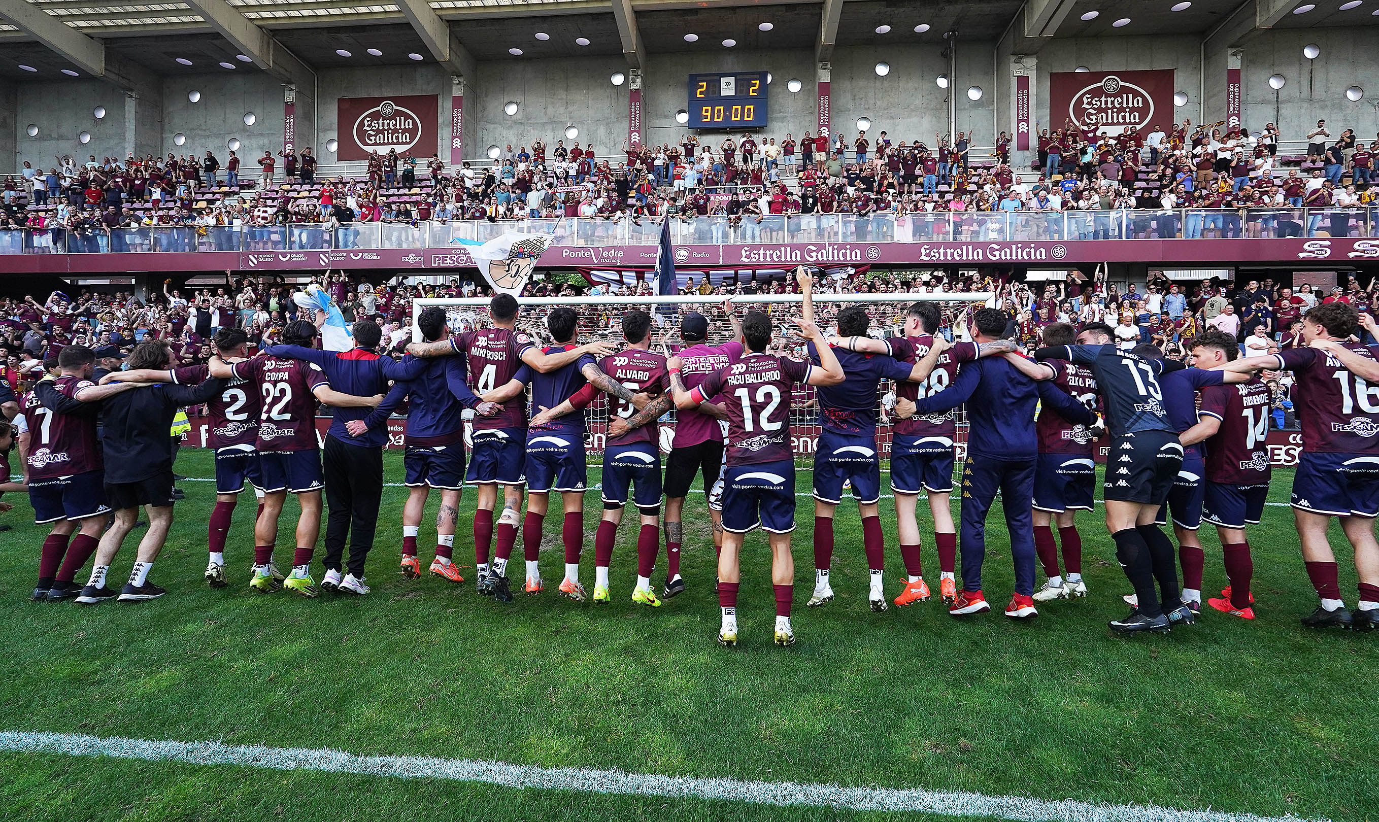 Partido entre Pontevedra CF y Real Avilés Industrial en Pasarón