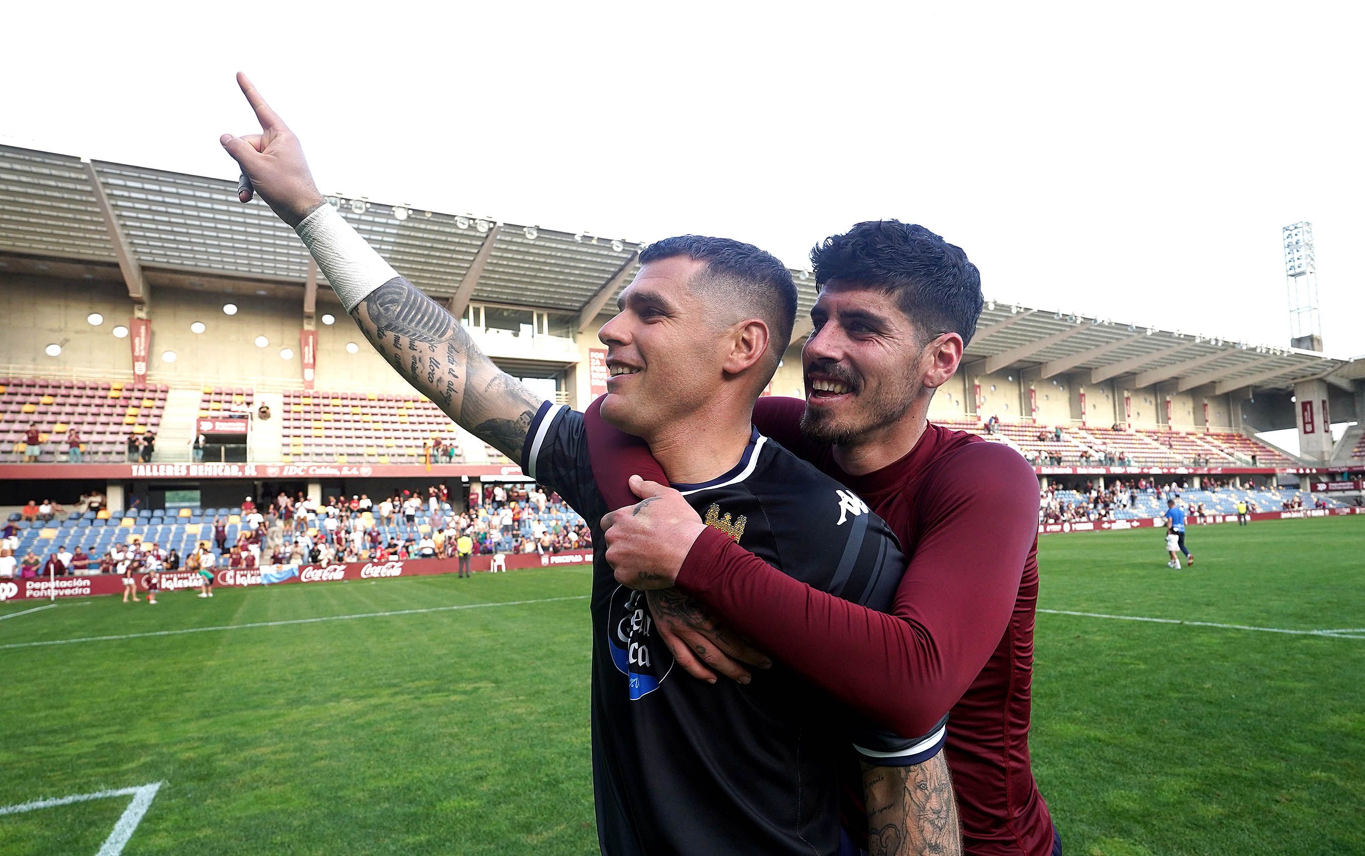 Partido entre Pontevedra CF y Real Avilés Industrial en Pasarón