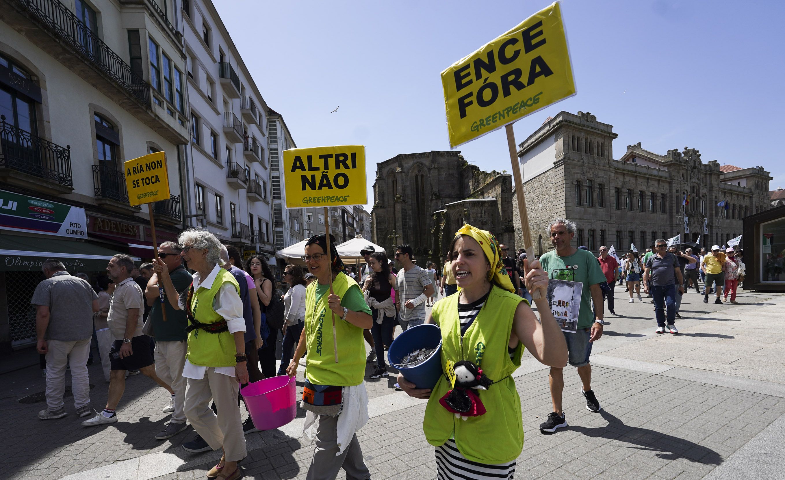 "Mani-Fiesta" por el archivo de ALTRI y el cierre de Ence "Mani-Fiesta" por el archivo de ALTRI y el cierre de Ence