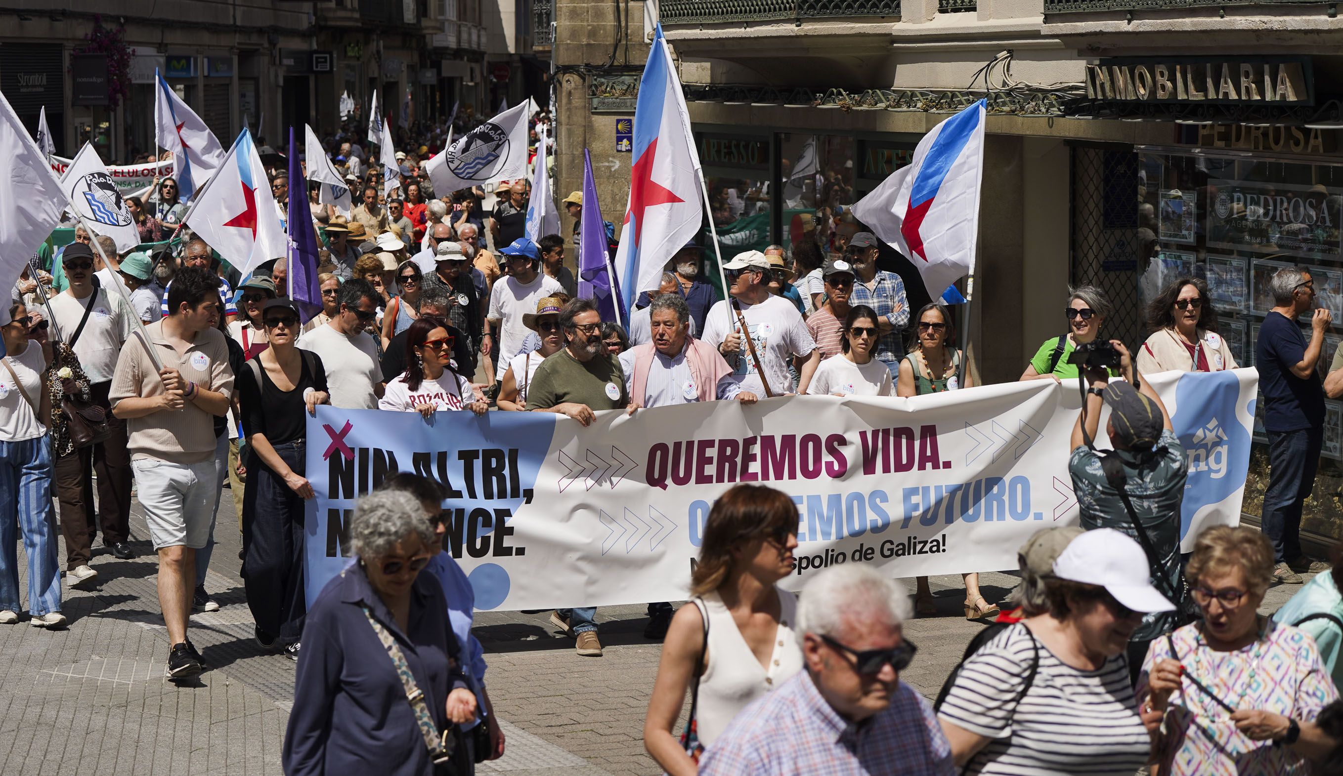"Mani-Fiesta" por el archivo de ALTRI y el cierre de Ence "Mani-Fiesta" por el archivo de ALTRI y el cierre de Ence