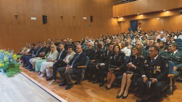 Asistentes al acto institucional con motivo del día de la patrona de la Policía Local