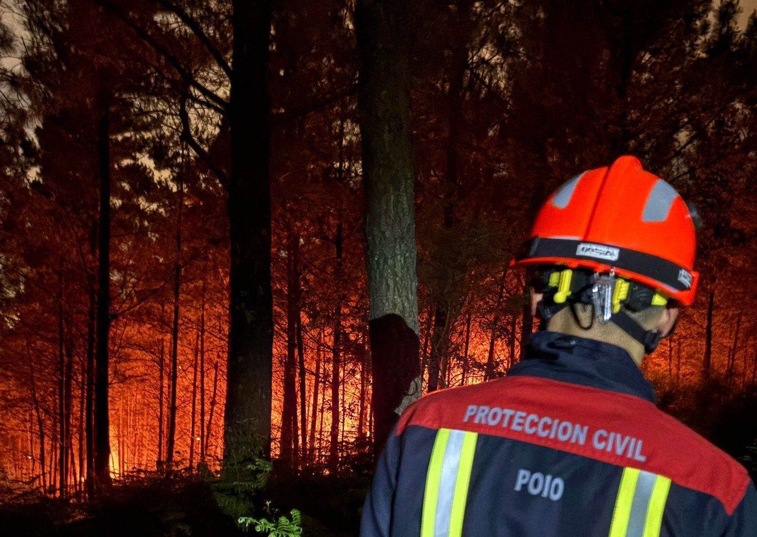 Incendio forestal no Monte Castrove